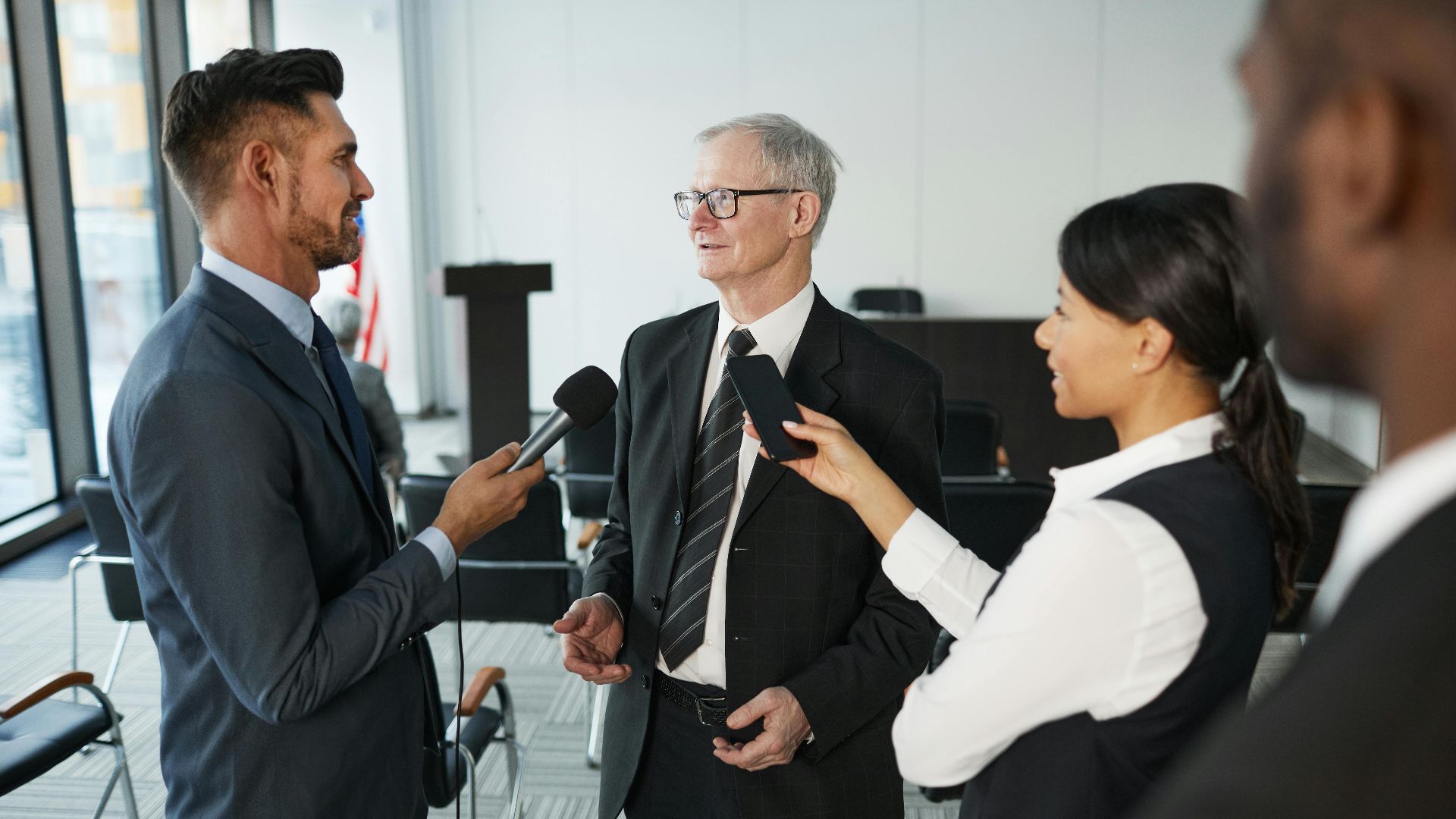 20. Attaché de presse