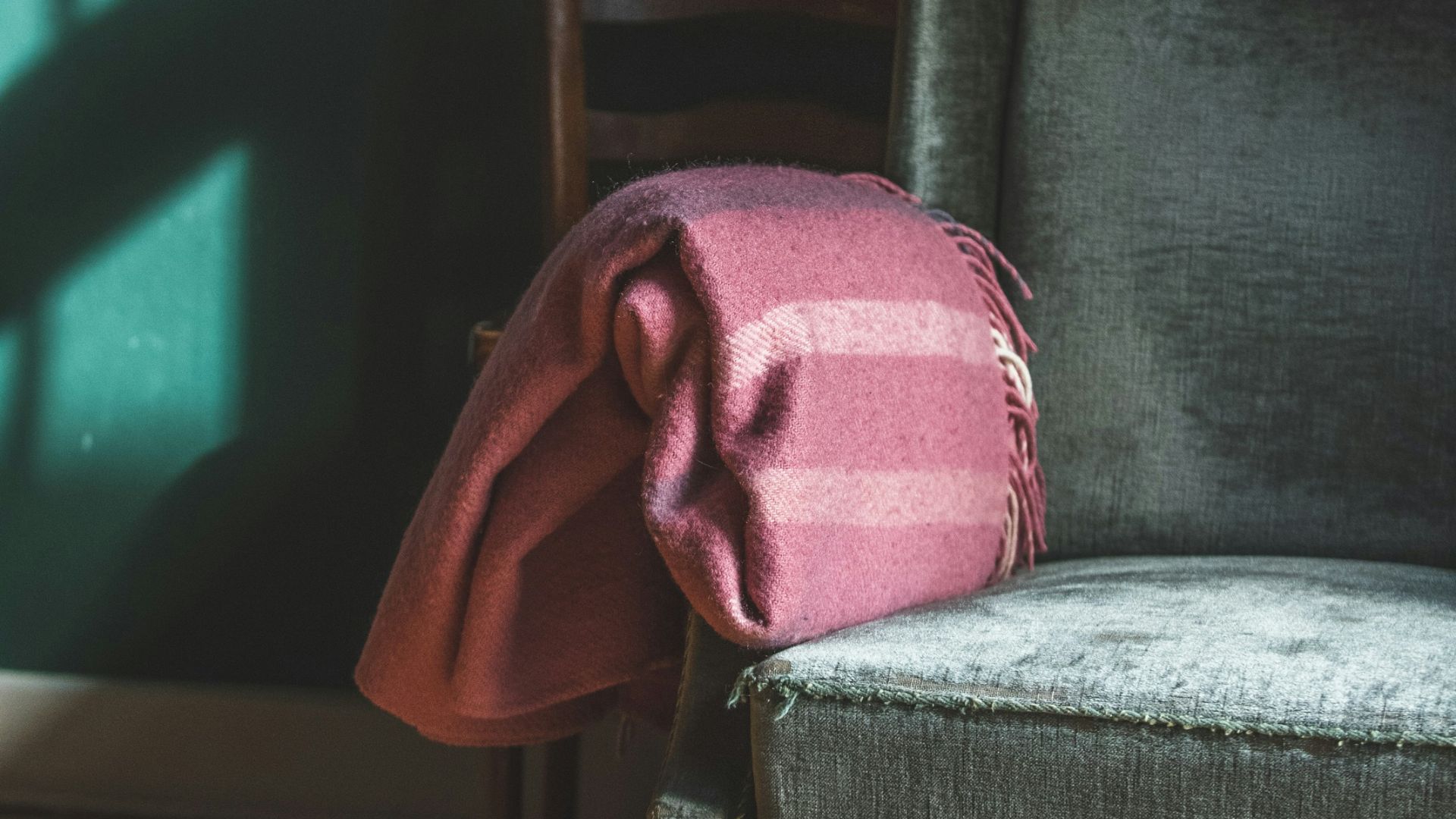 12. Disposez des couvertures sur les chaises