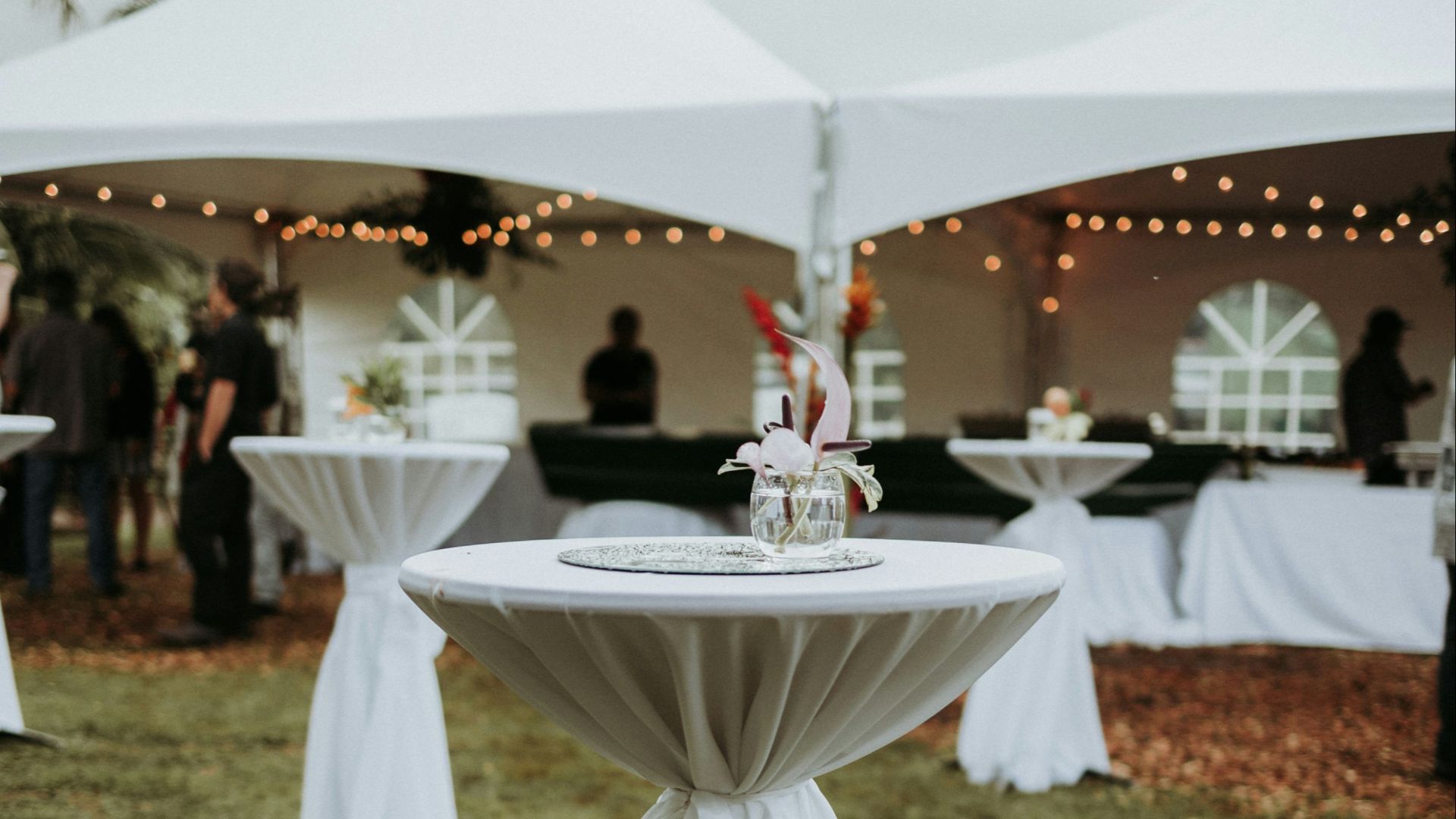 12. Les mariages sous chapiteau deviennent extrêmement coûteux