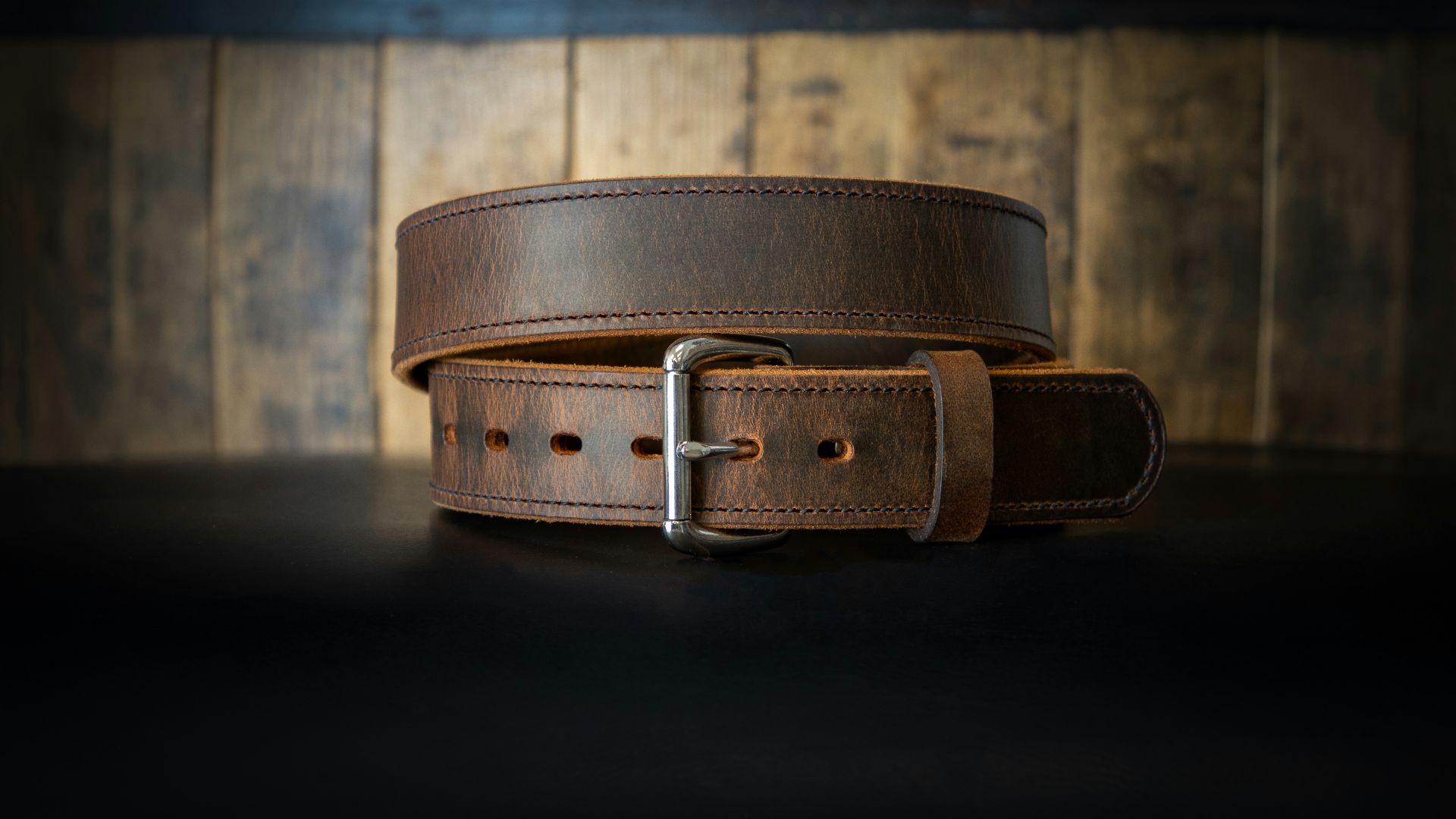 11. Une ceinture en cuir propre