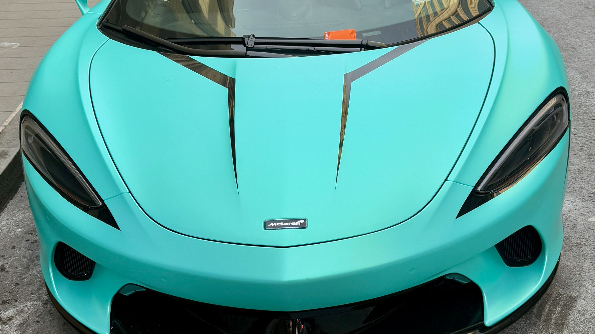 19. McLaren GT