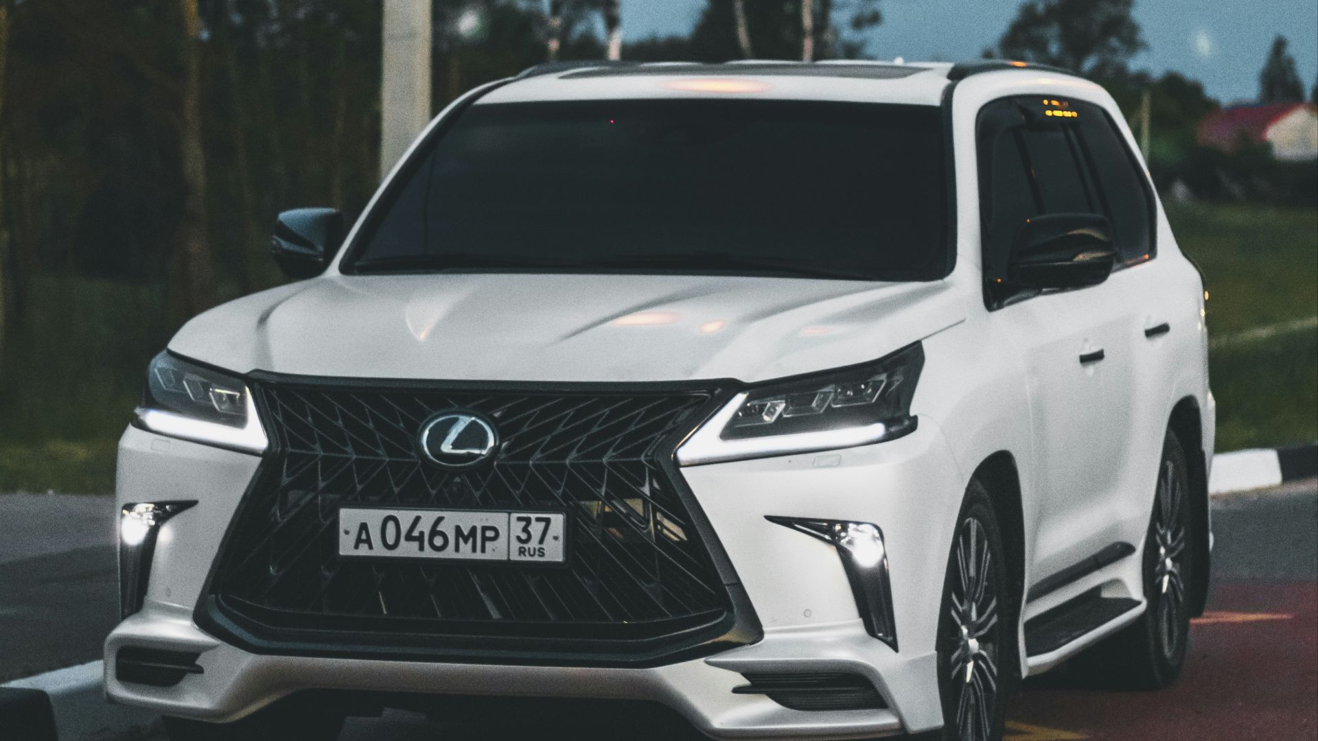 12. Lexus LX 600