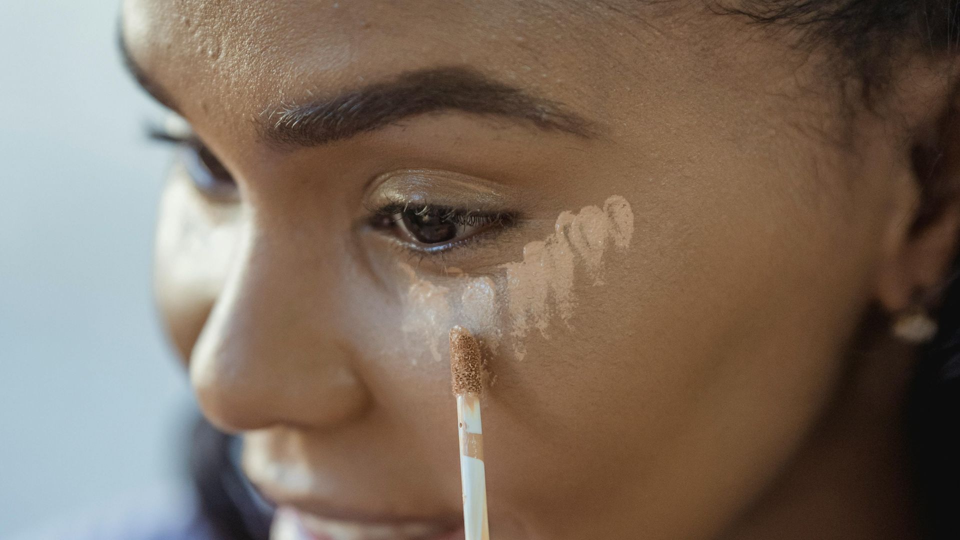 4. Un correcteur éclaircissant sous les yeux