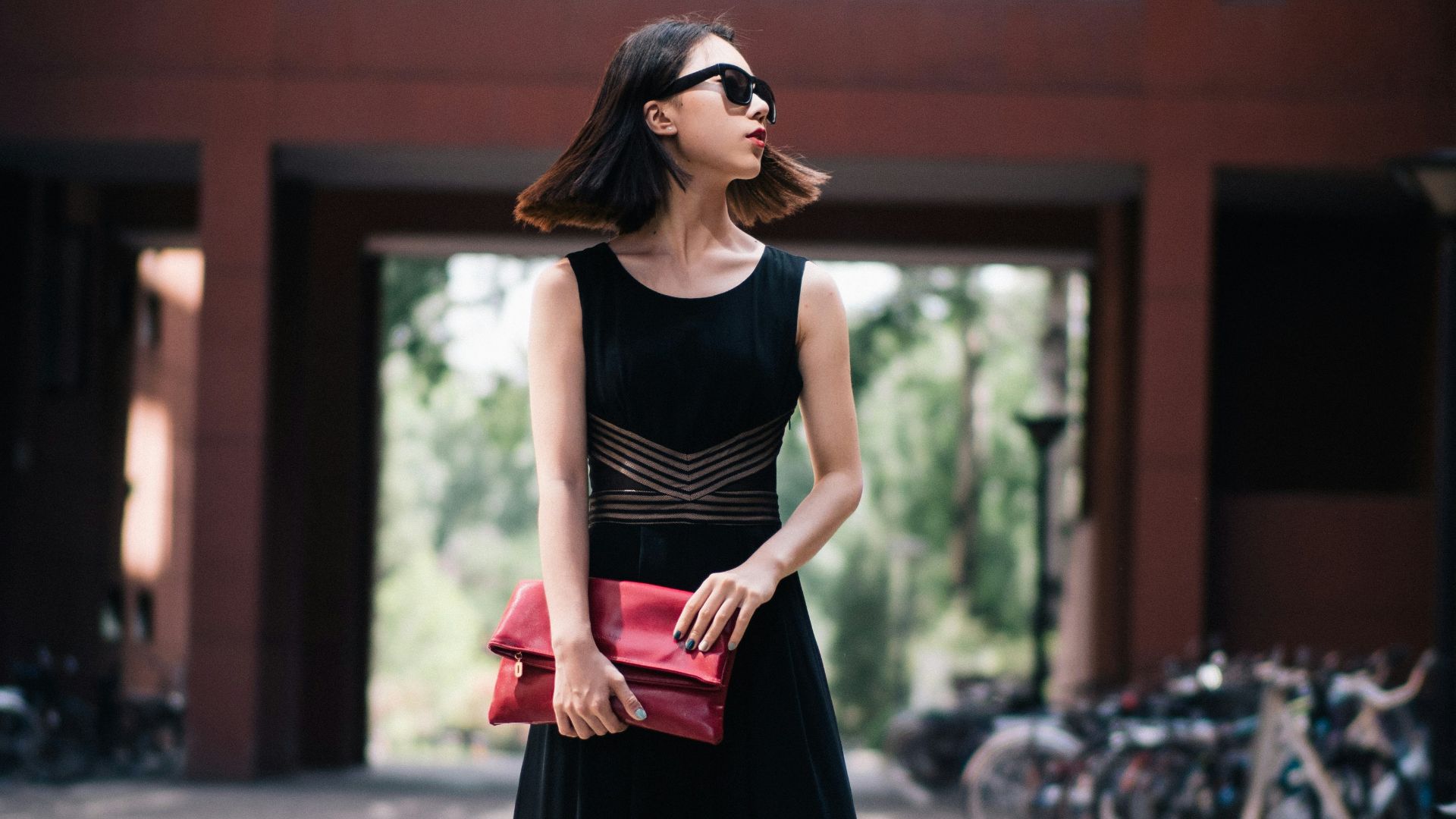 10. Tenues de soirée entièrement noires