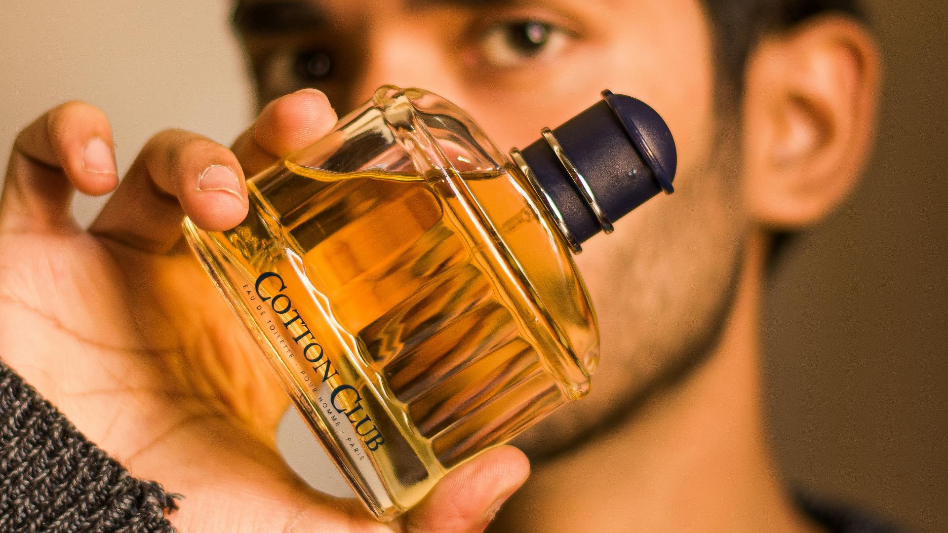 11. Une bonne eau de Cologne