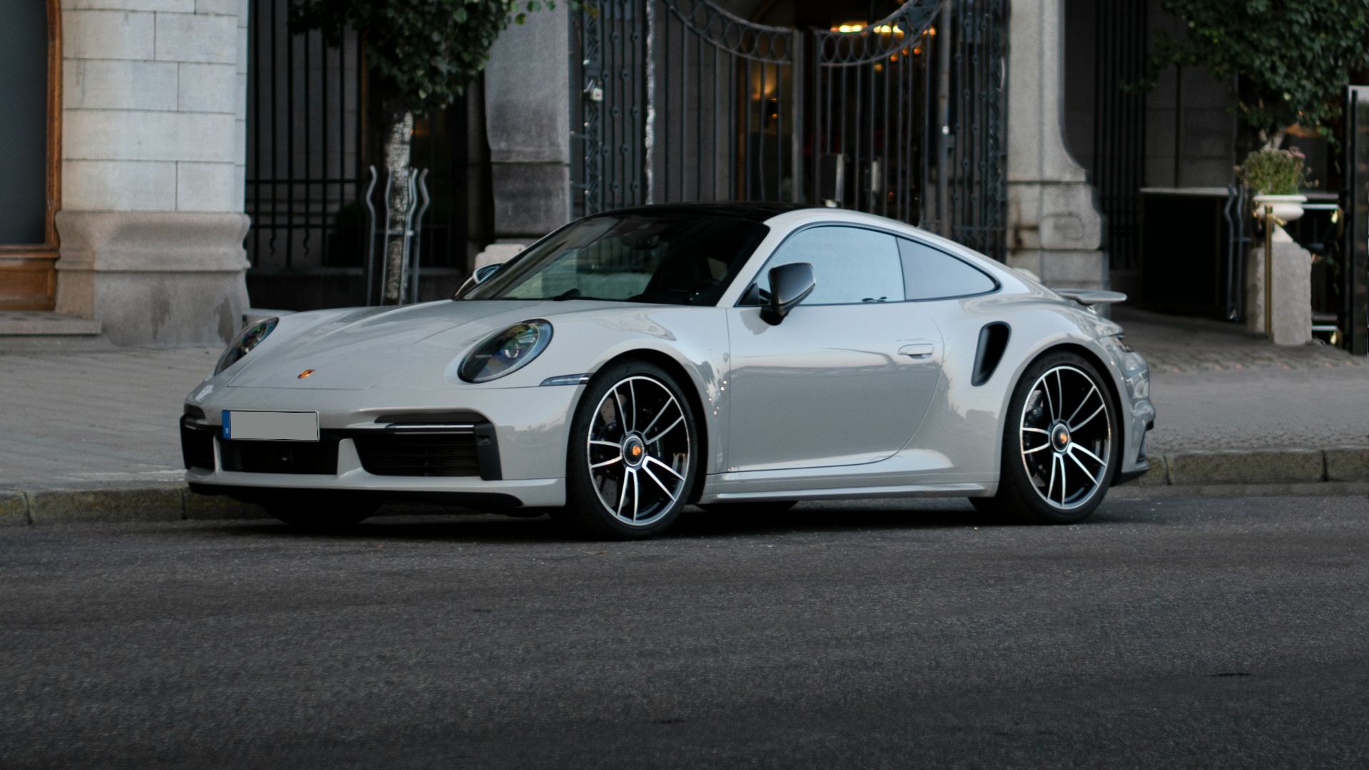 10. Porsche Cayman GT4 (981)