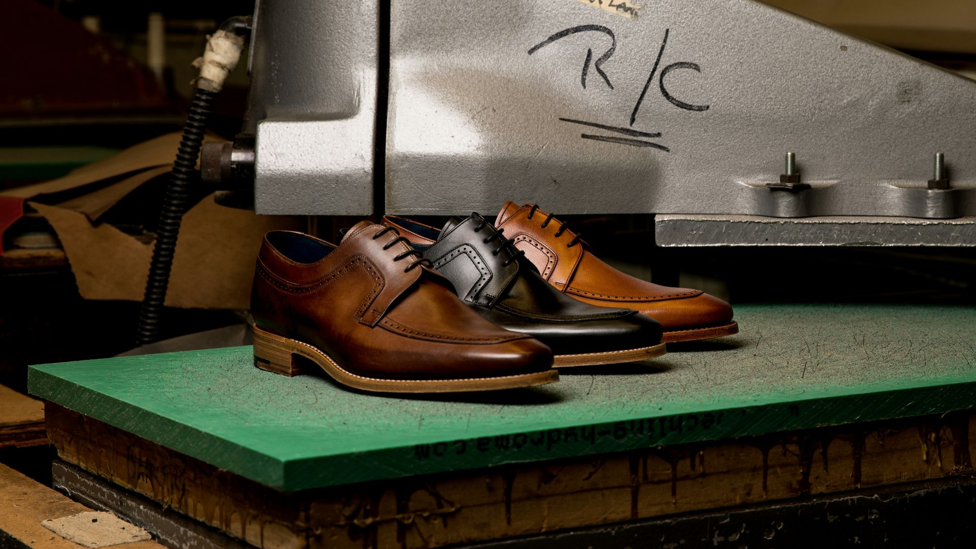 7. Chaussures derbies