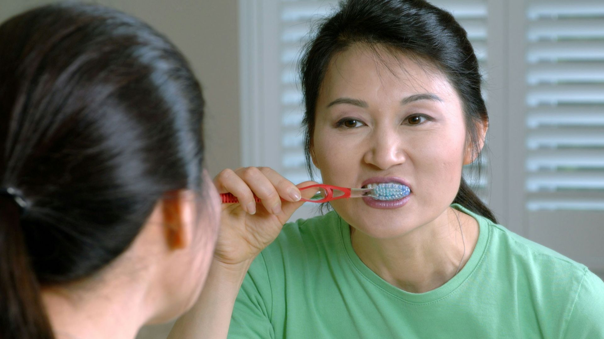 2. Ne traitez pas votre brosse à dents comme un objet de décoration