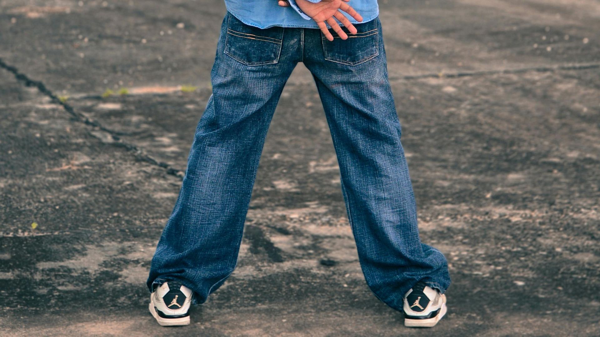 4. Un pantalon qui traîne par terre