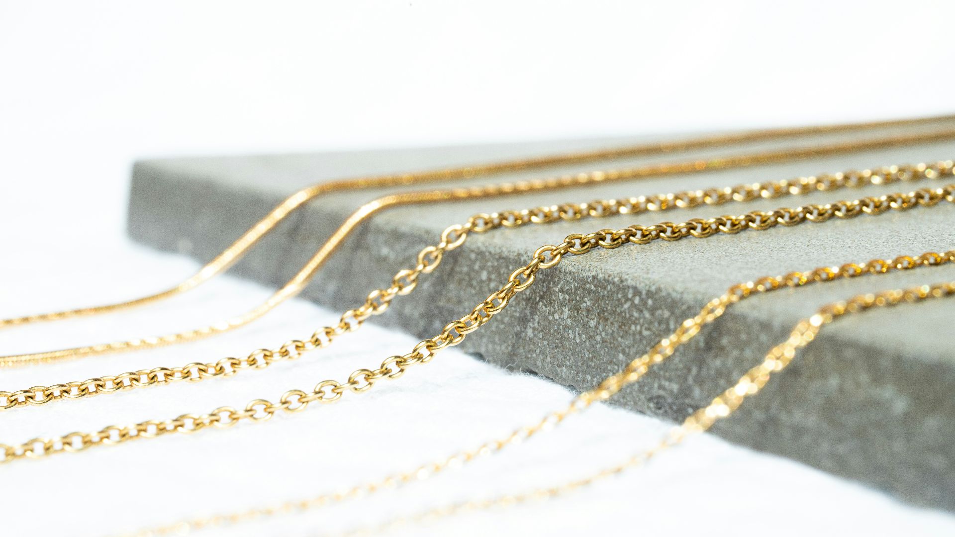3. Un collier à maillons fins