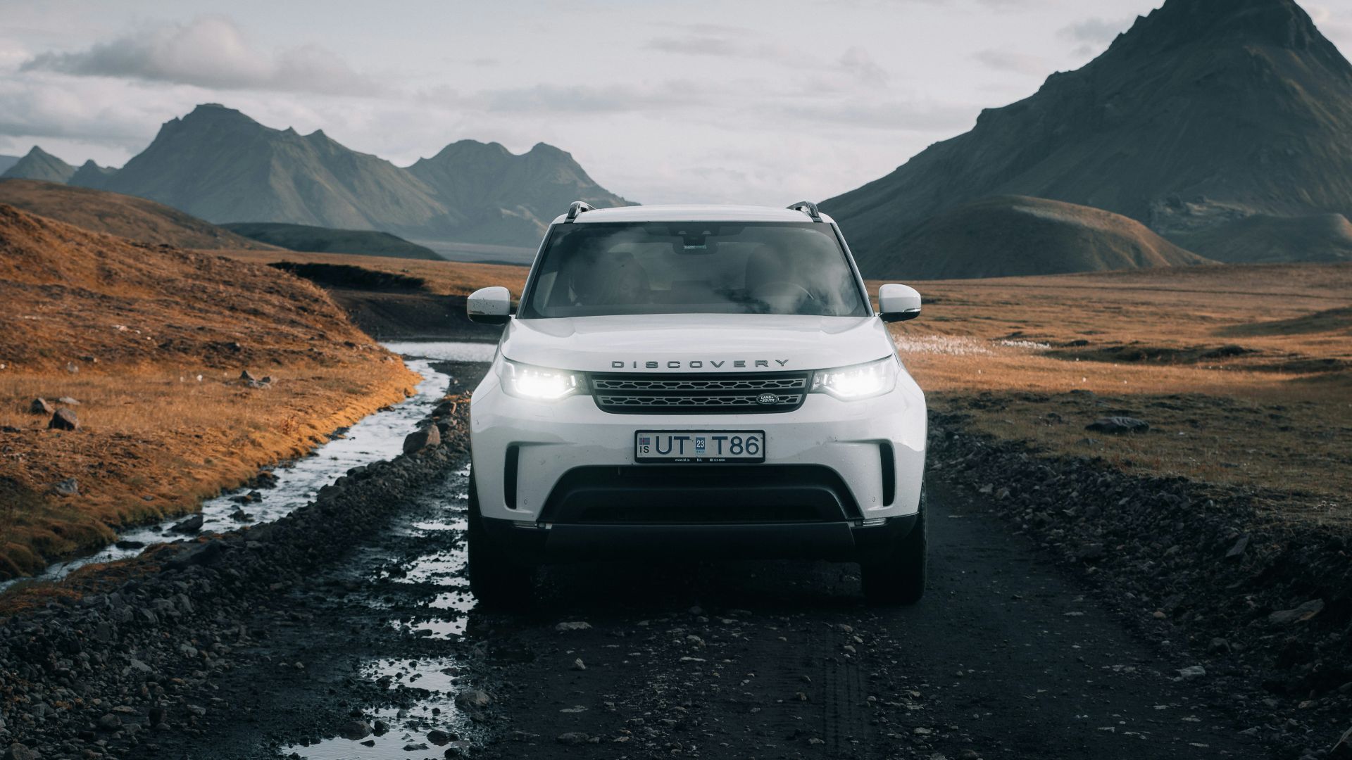 6. Land Rover Discovery