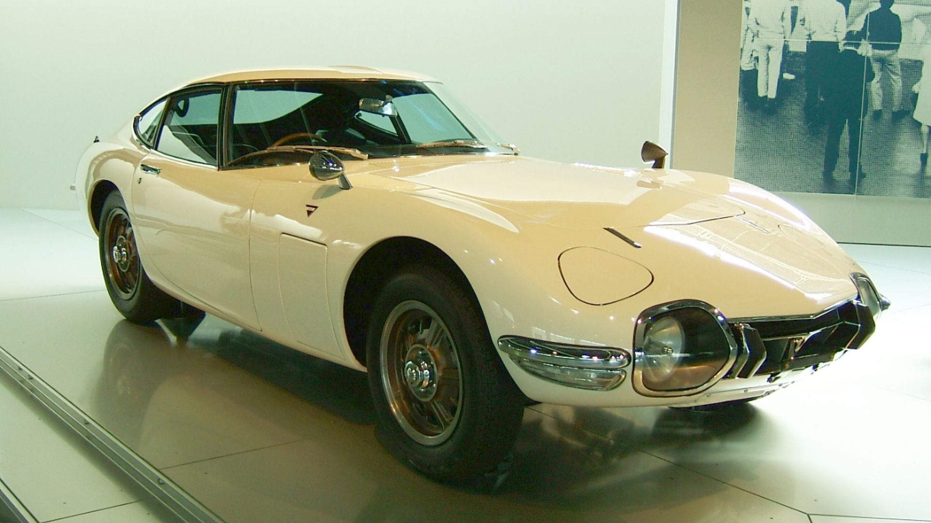 1. Toyota 2000GT