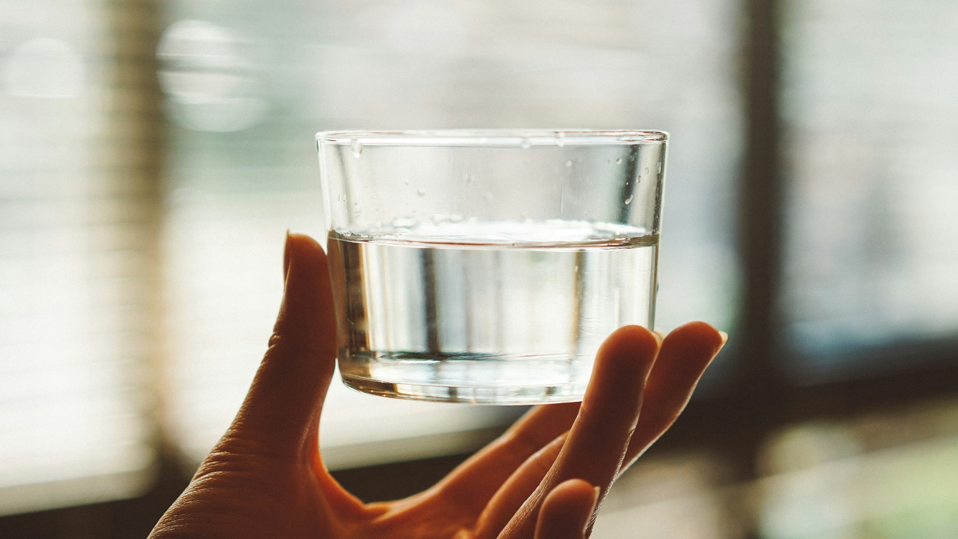9. Buvez de l'eau à température ambiante