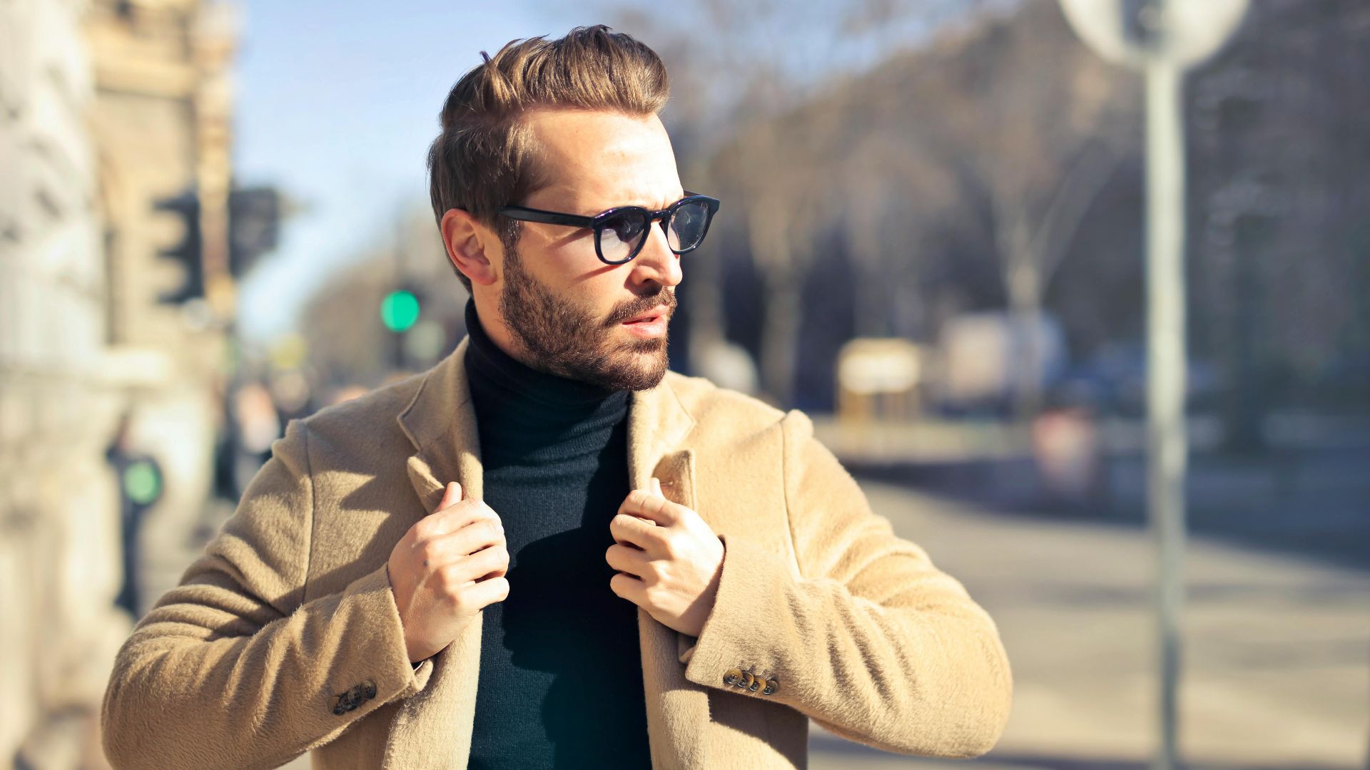 15. Des lunettes de soleil qui lui vont bien