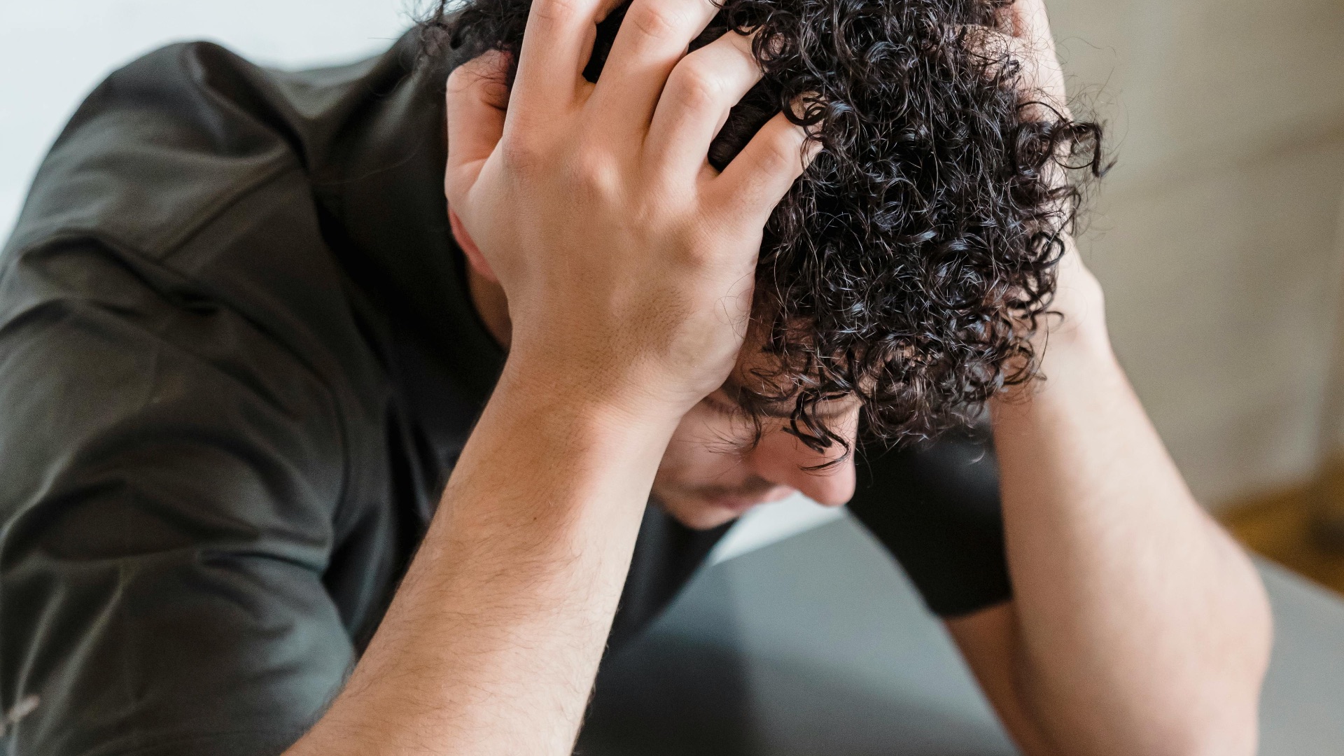 10. Tu te sens anxieux dès qu'ils sont hors de ta vue
