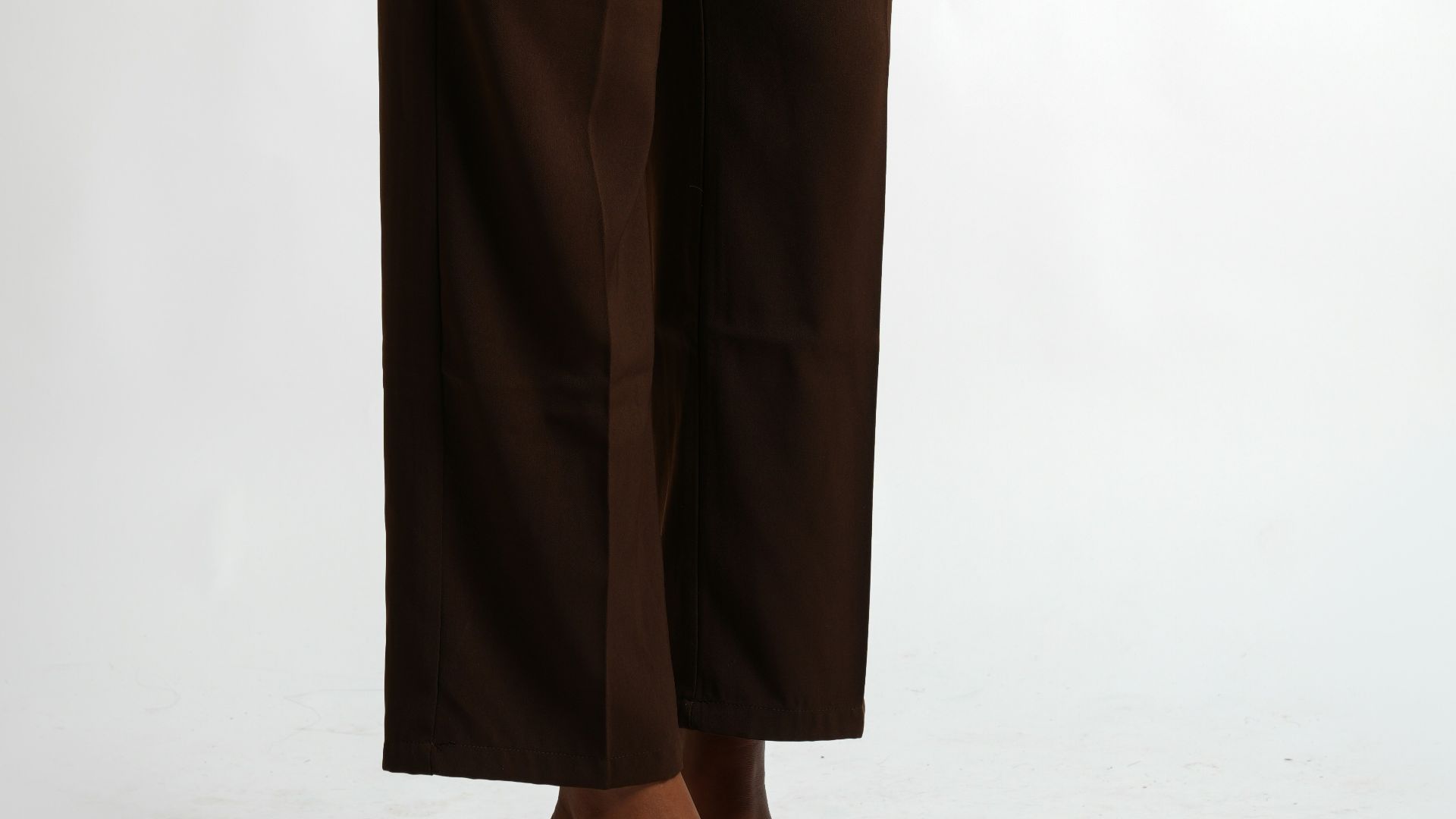 6. Pantalons à jambes droites pour une silhouette épurée