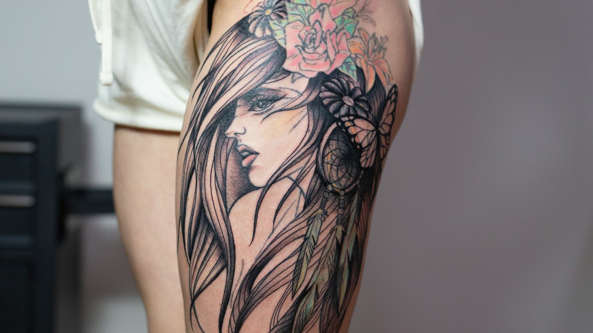 5. Imposants tatouages sur les cuisses