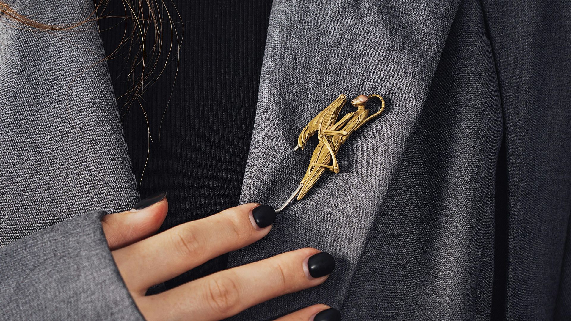 17. Une broche originale