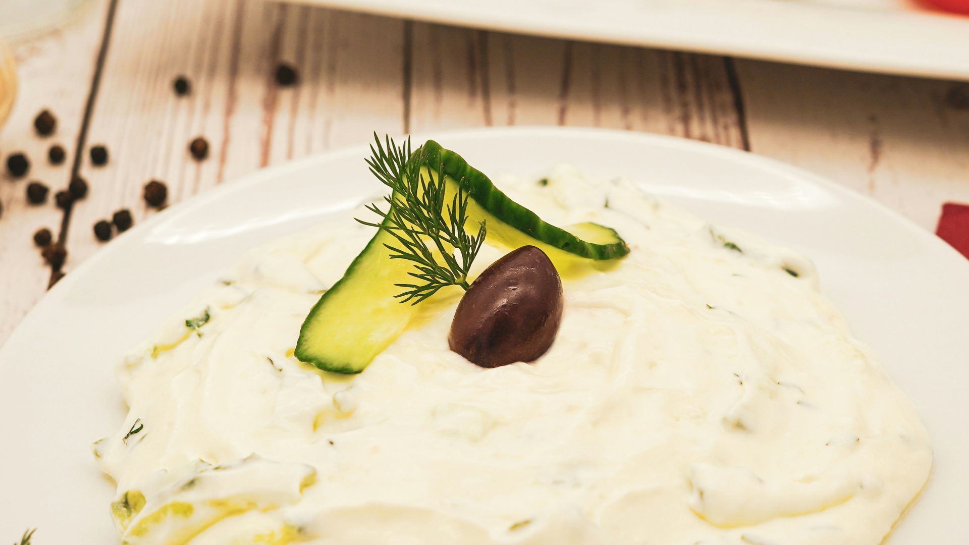3. Concombres accompagnés d'une sauce au yaourt grec