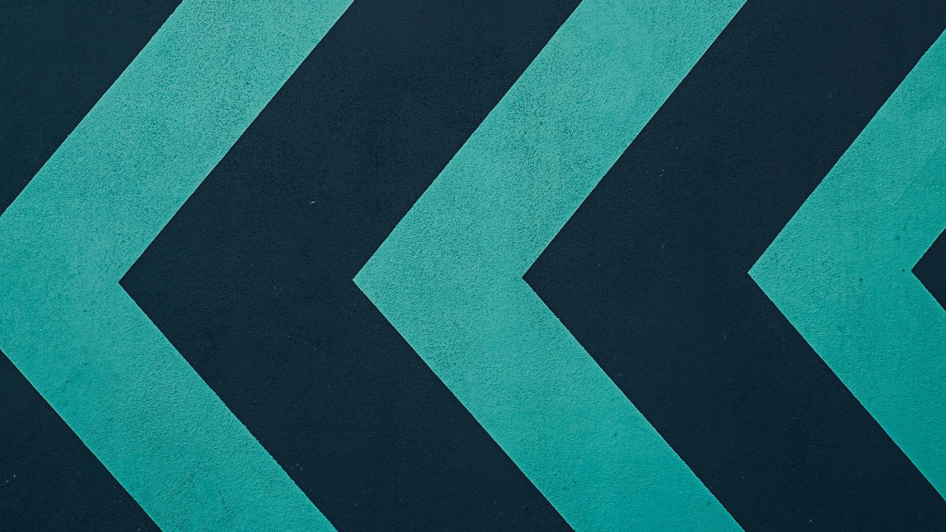 6. Le motif en chevrons discret sur la hanche