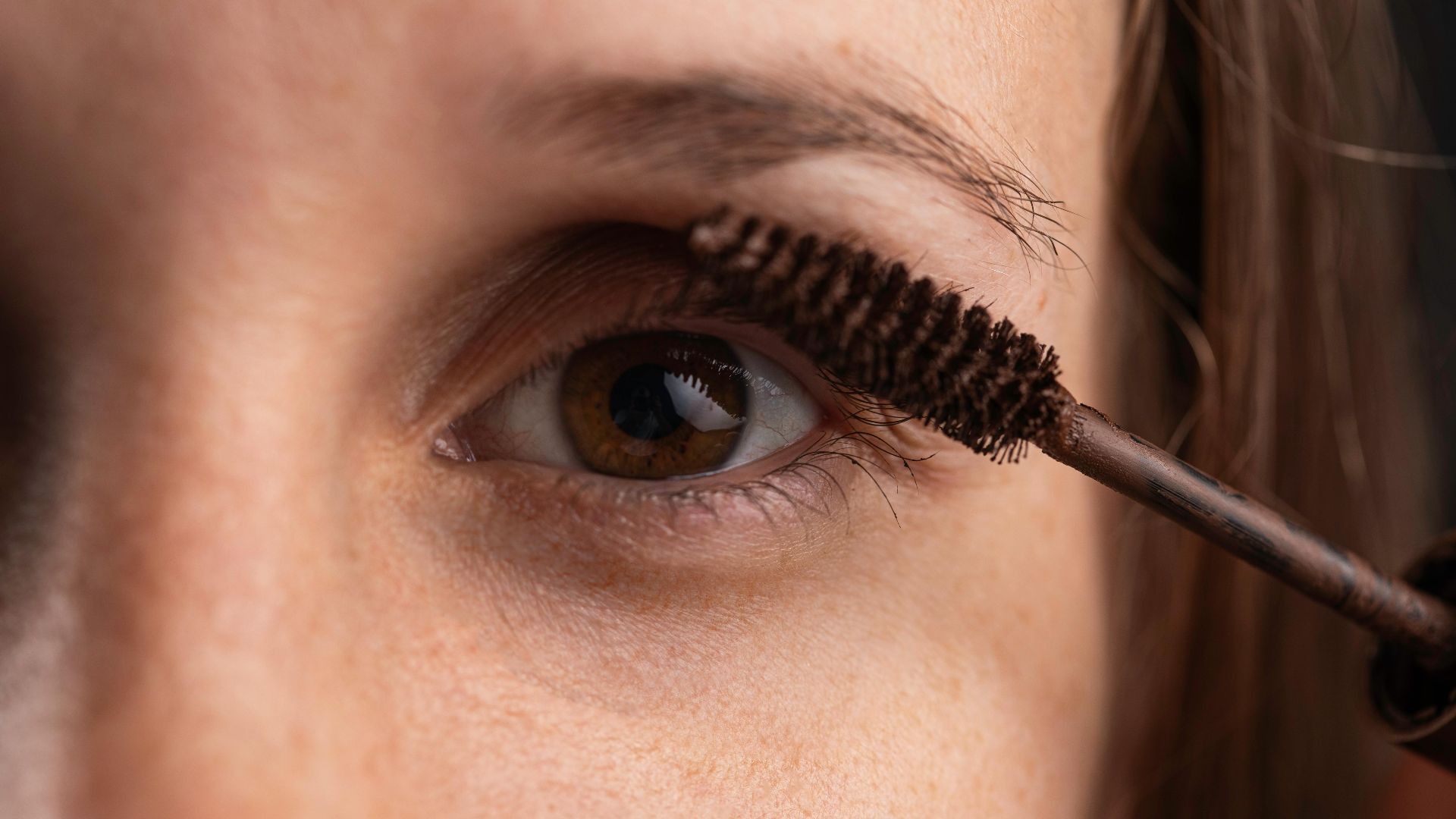 7. Mascara marron