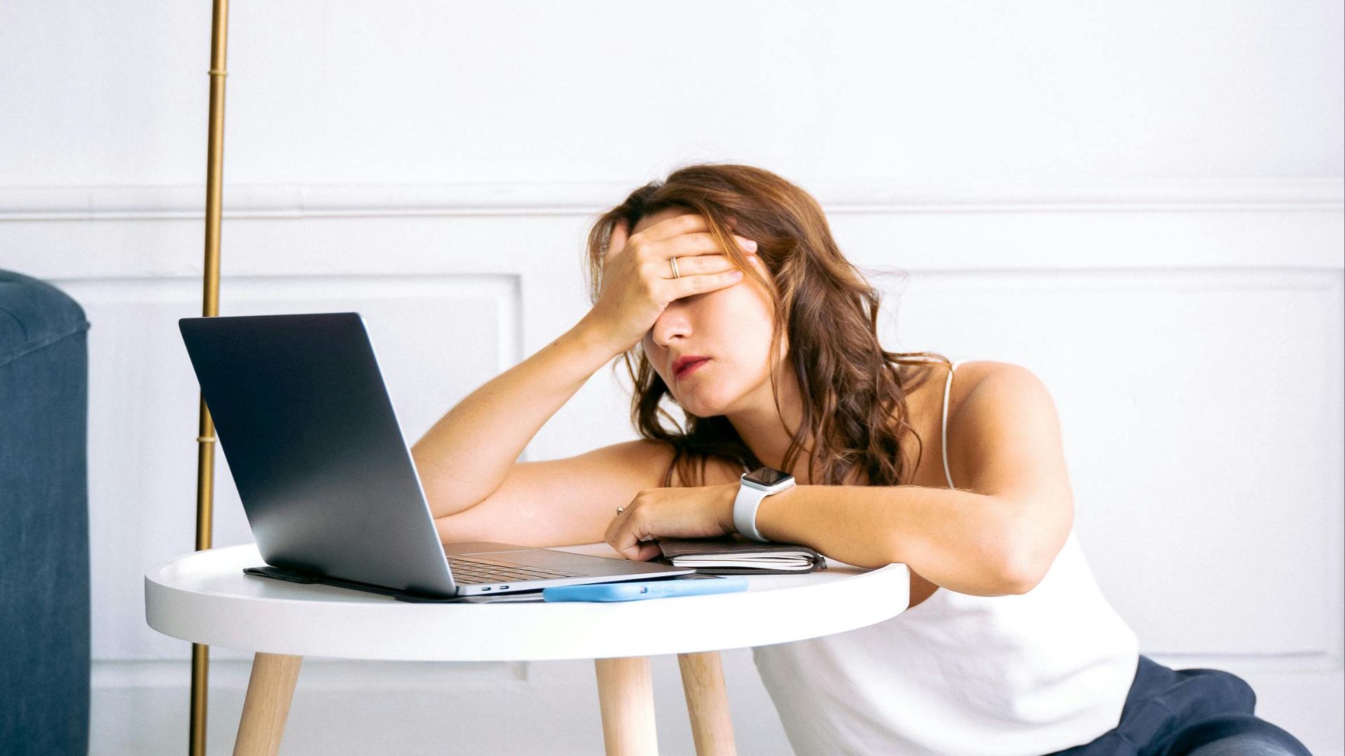 1. Vous vous sentez fatigué même après vous être reposé