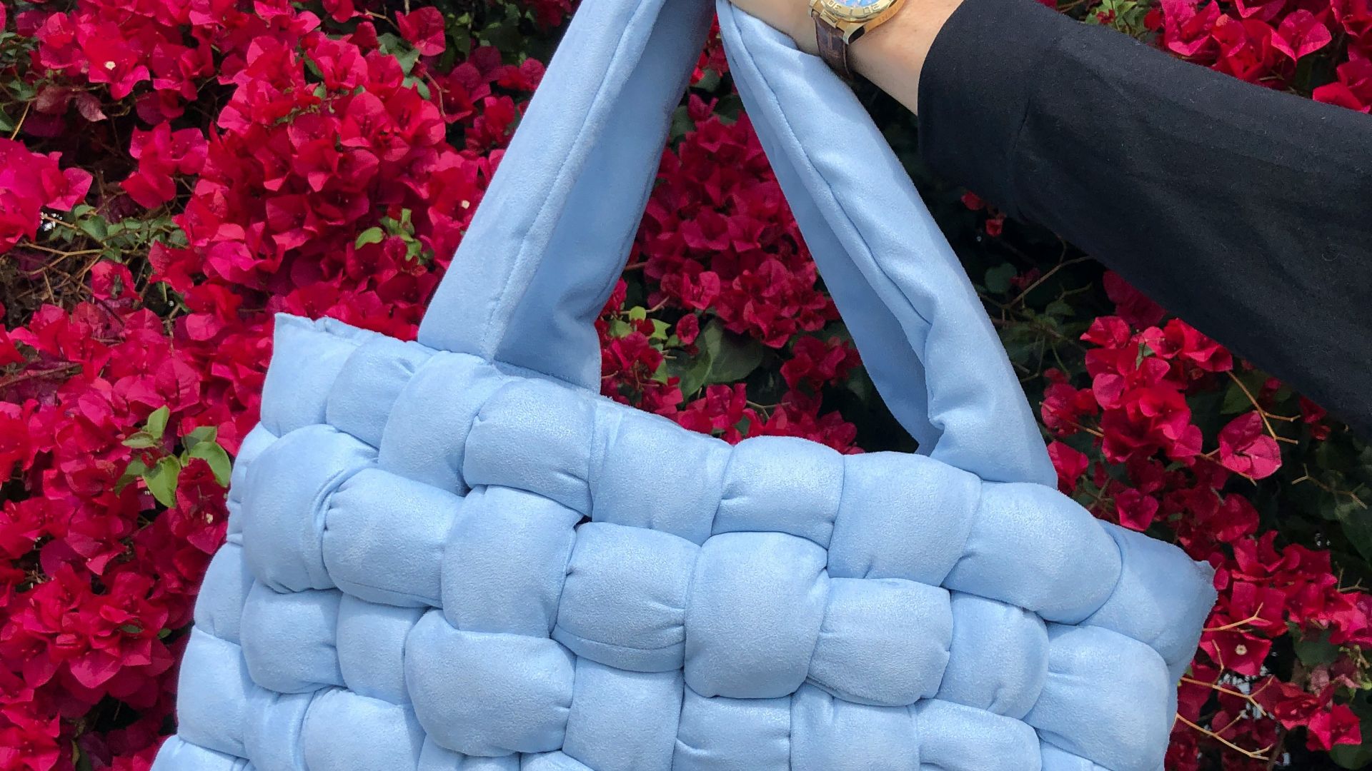 11. Sac cabas tissé Charles & Keith