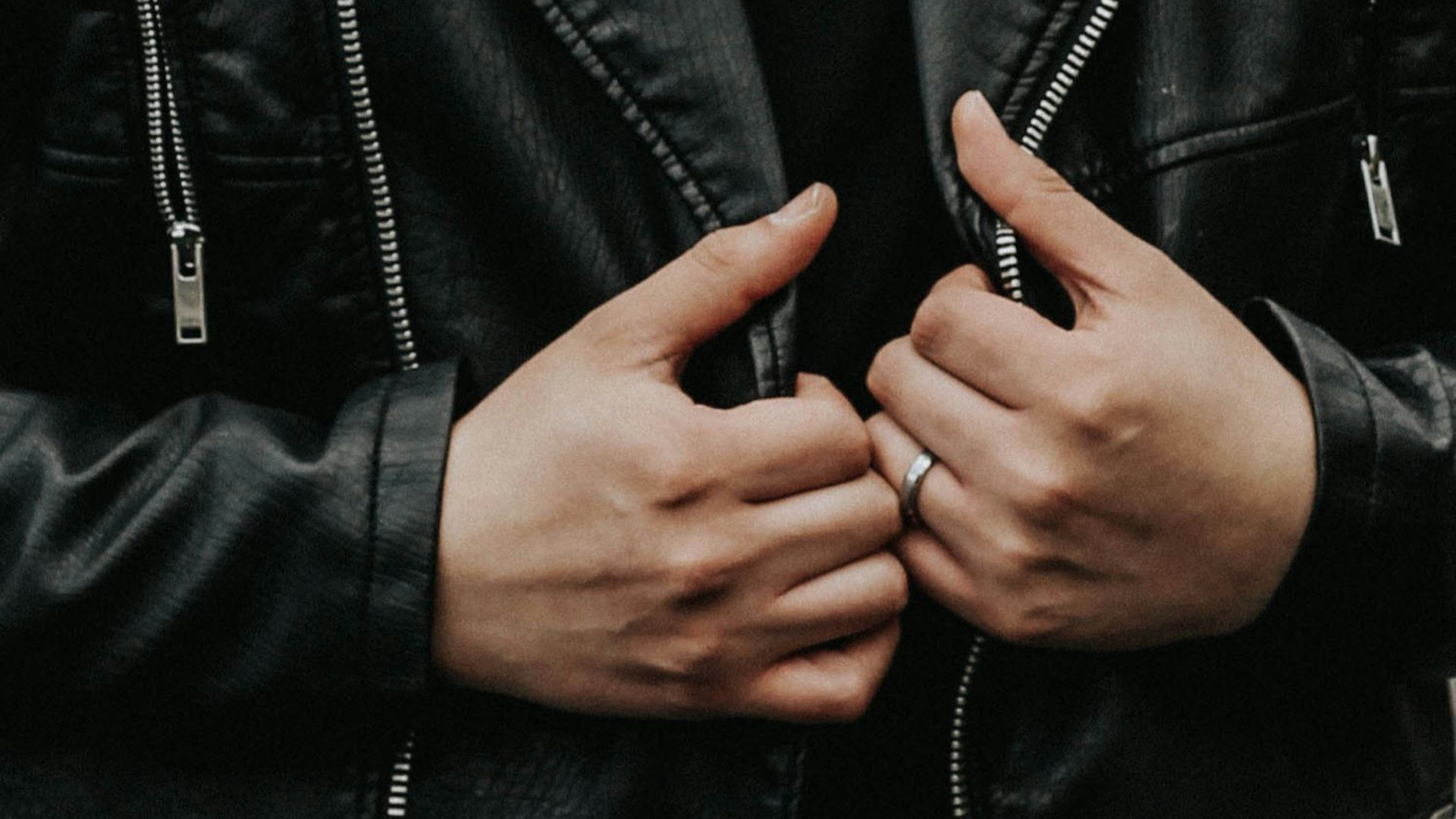 5. Vestes en cuir à clous