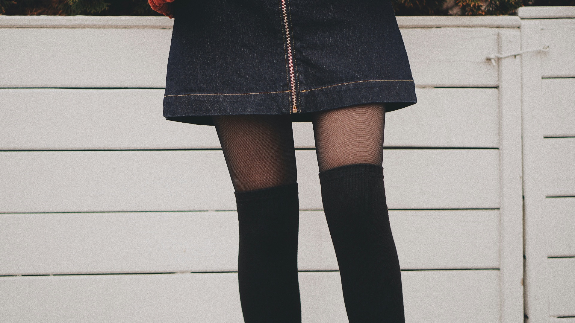15. Portez des chaussettes montant jusqu'aux genoux ou au-dessus des genoux
