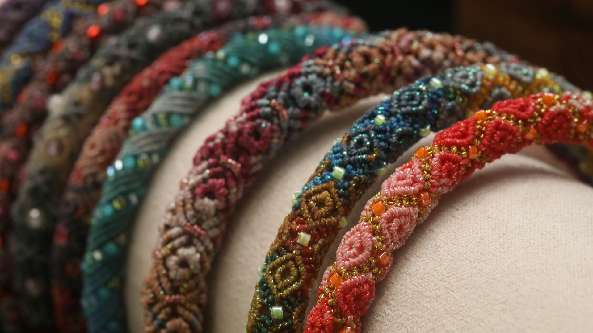 11. Bracelets en perles