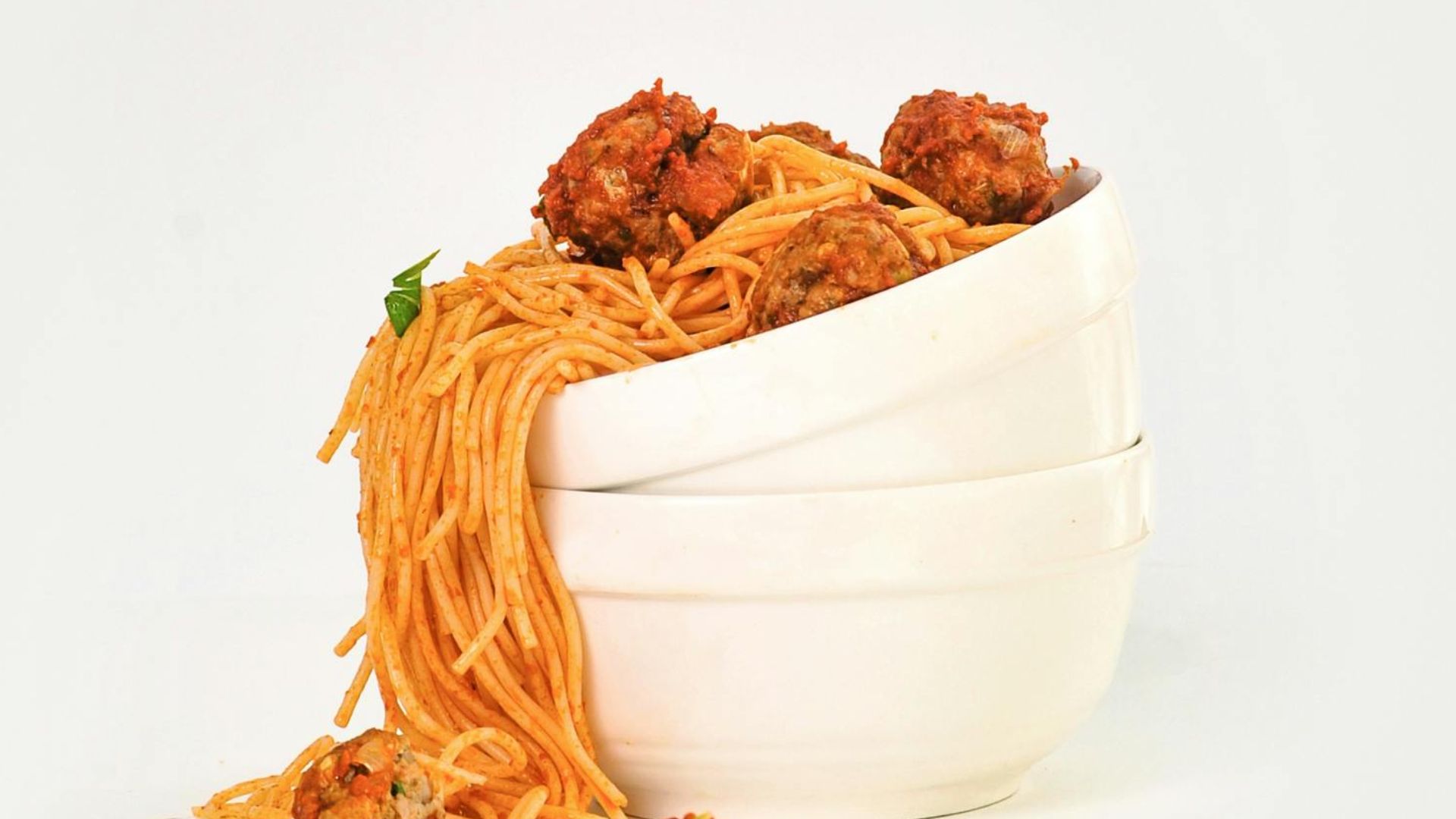 8. Tasse de spaghettis aux boulettes de viande à réchauffer au micro-ondes