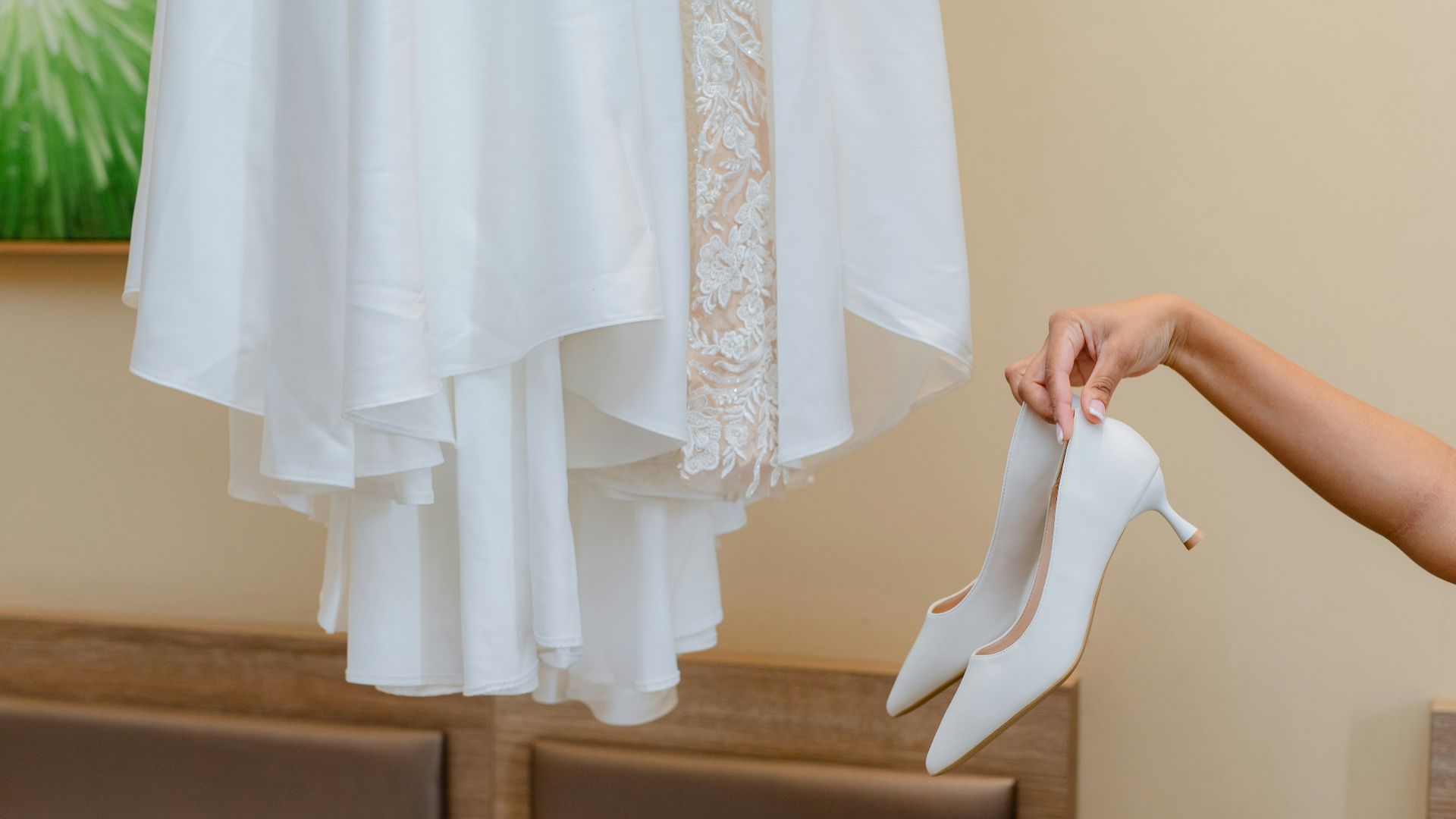 6. Des chaussures qui jurent avec la longueur de votre robe