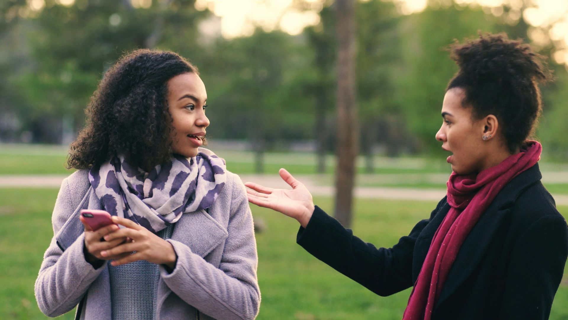 9. Ils soulignent tes défauts quand tu te sens en confiance