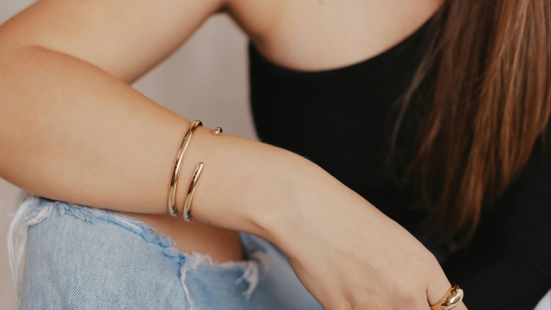 5. Un bracelet fin en or