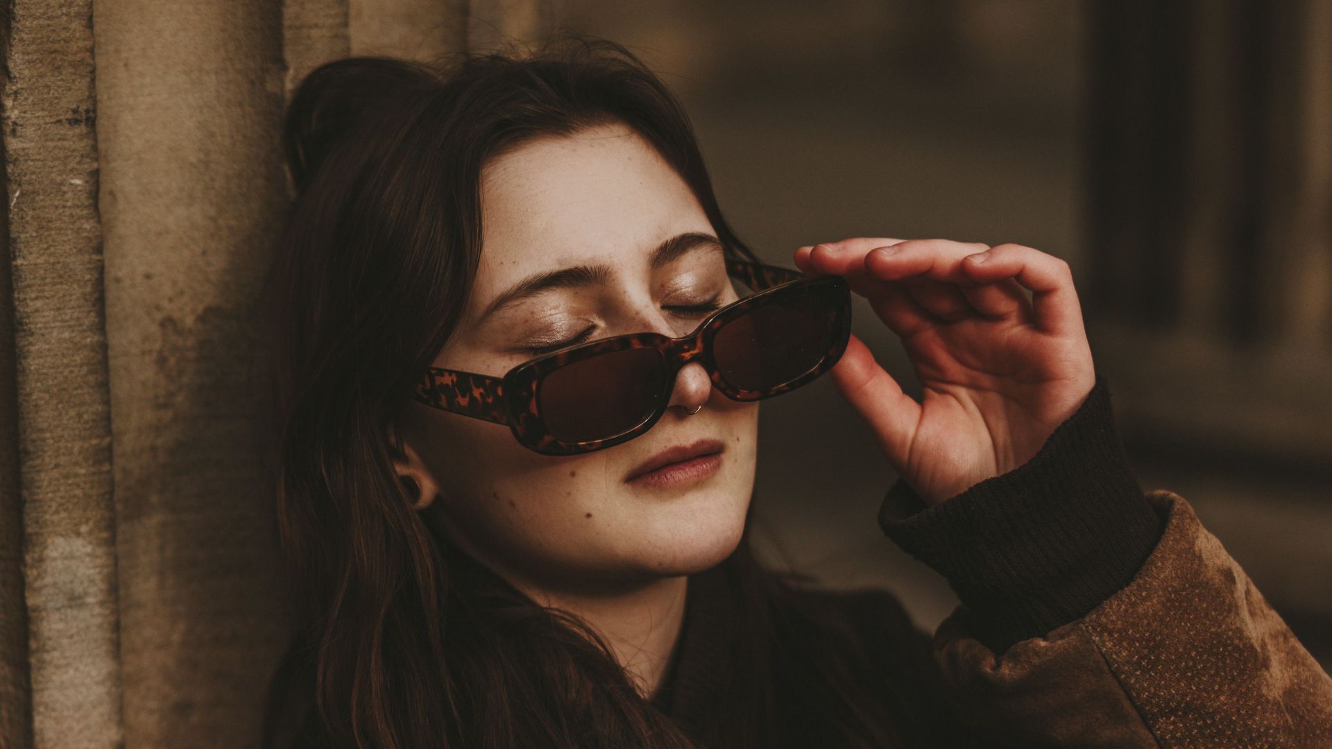 11. Lunettes de soleil foncées