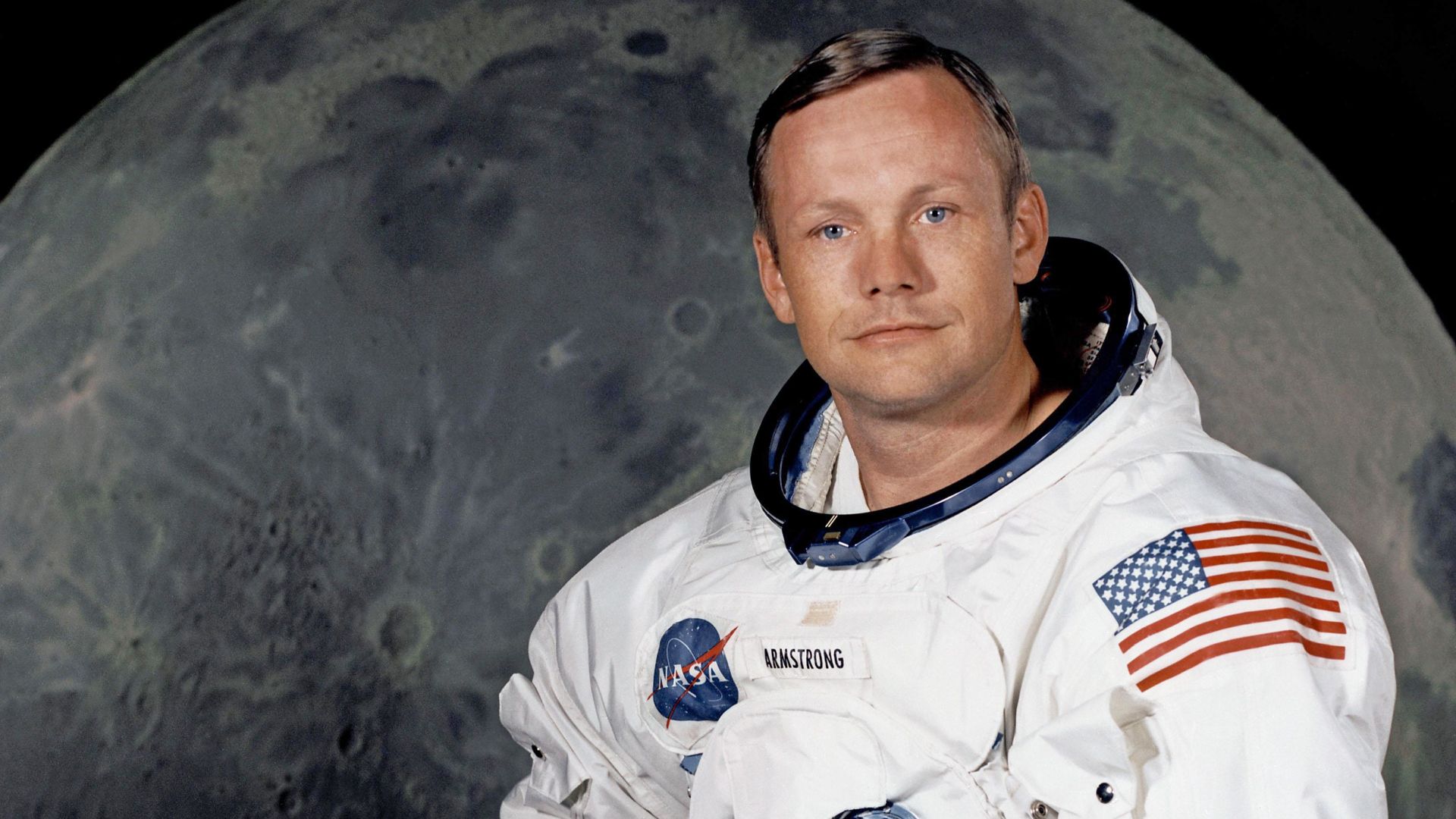 12. Neil Armstrong prend les commandes manuelles lors de l'alunissage