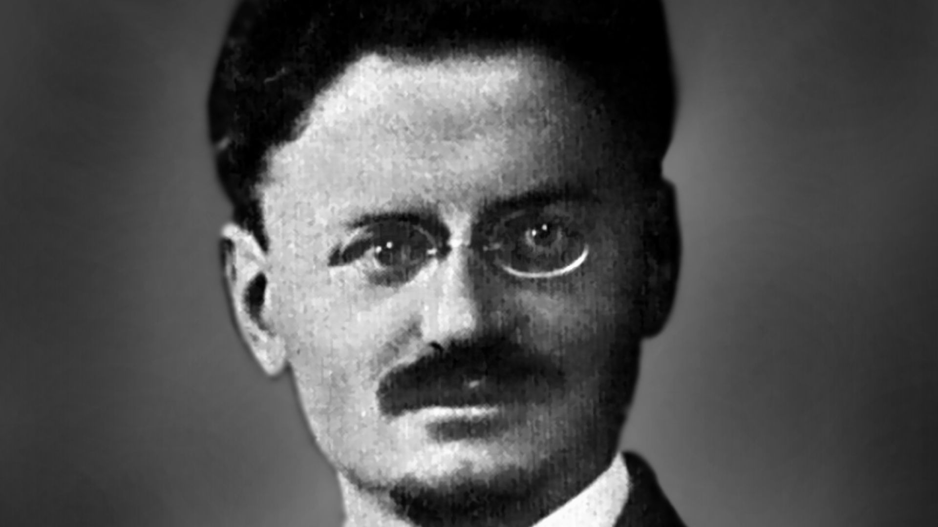 8. Léon Trotsky