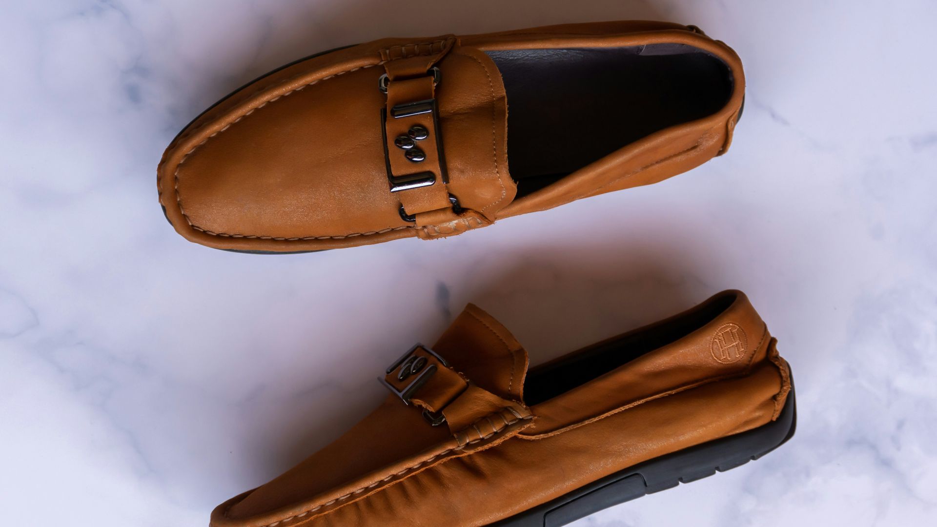9. Optez pour des mocassins élégants