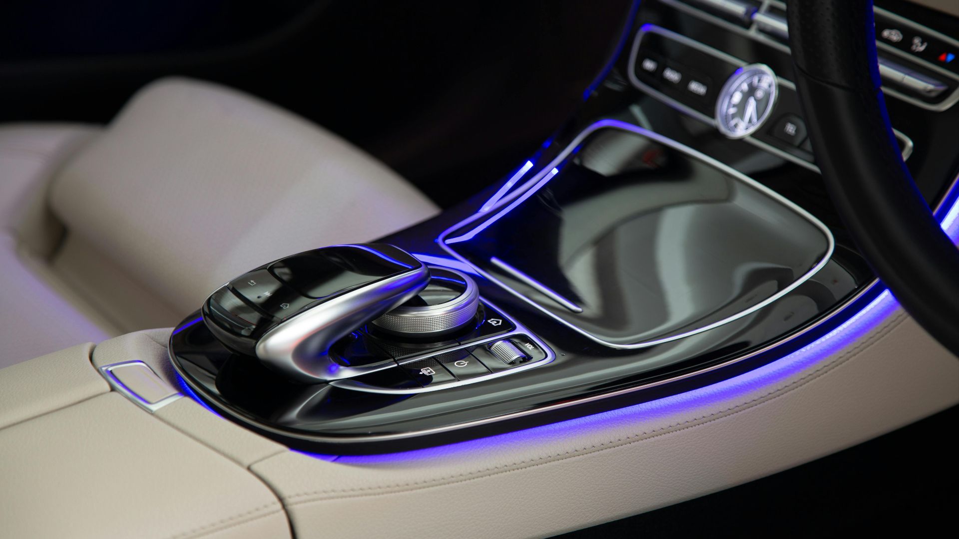 8. Éclairage intérieur à LED