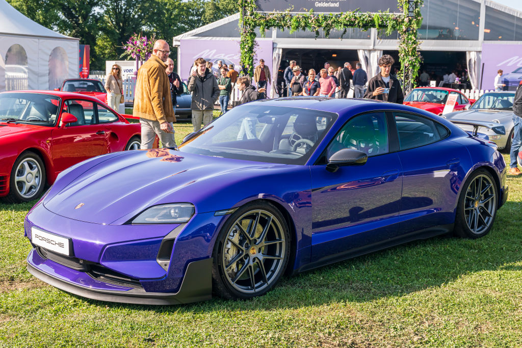 Porsche Taycan Turbo GT - 230 000$ (US)