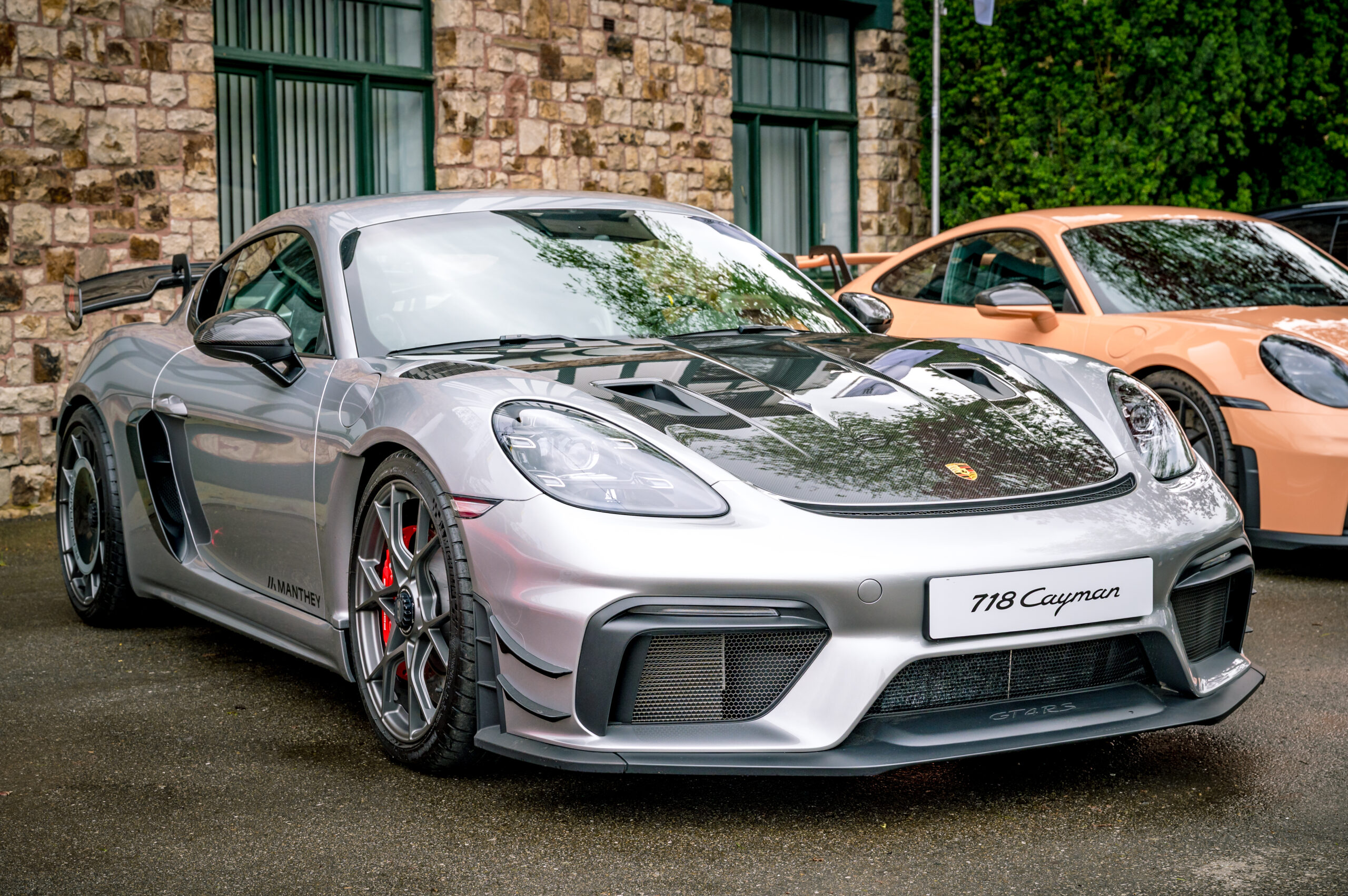 Porsche Cayman GT4