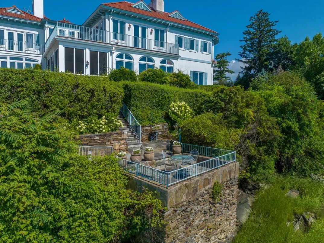 A terrace overlooking the shore
