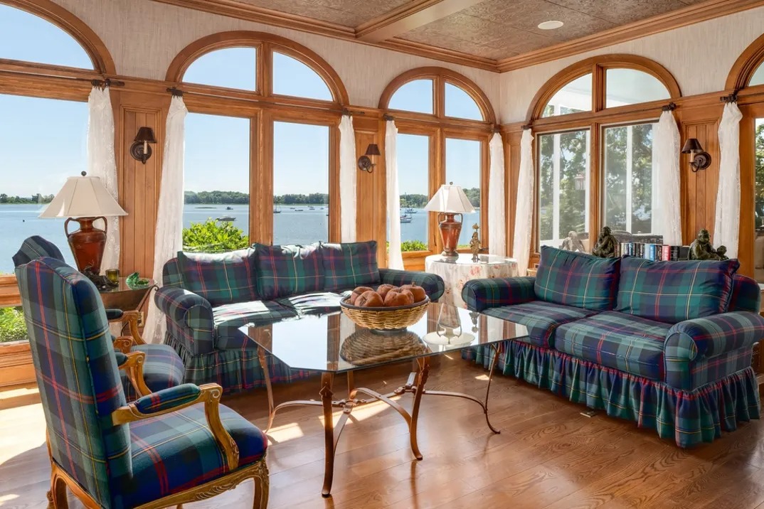 Cozy living room with a spectacular view