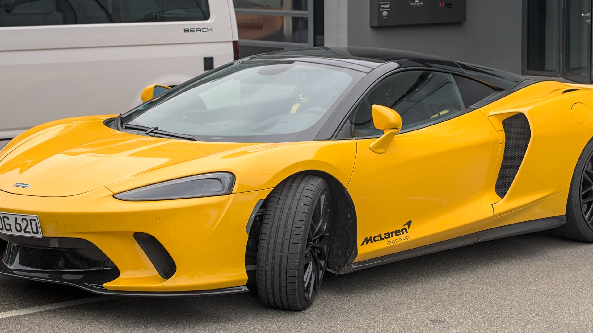 16. McLaren GT