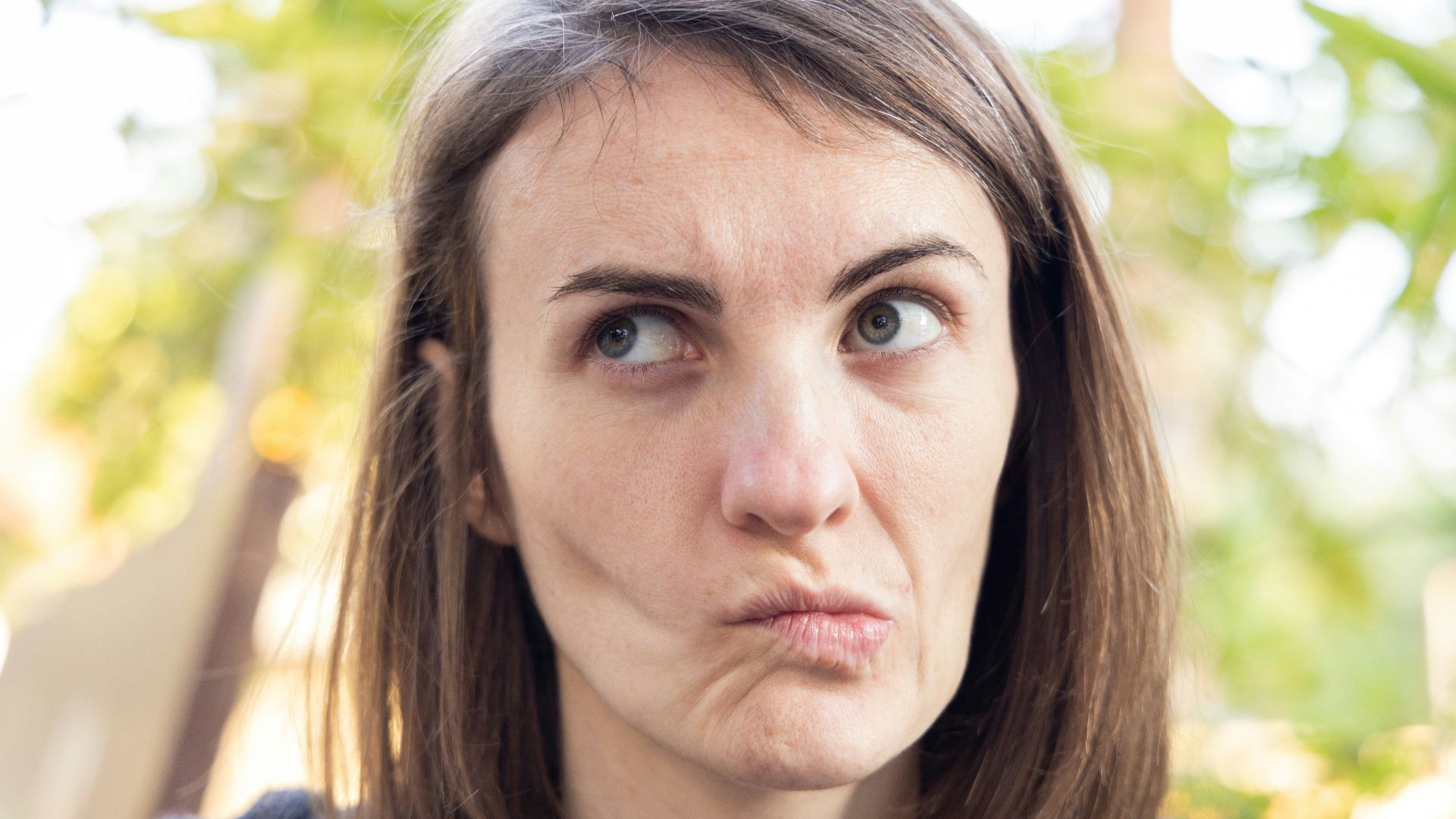 1. « T'es plutôt drôle pour une fille »