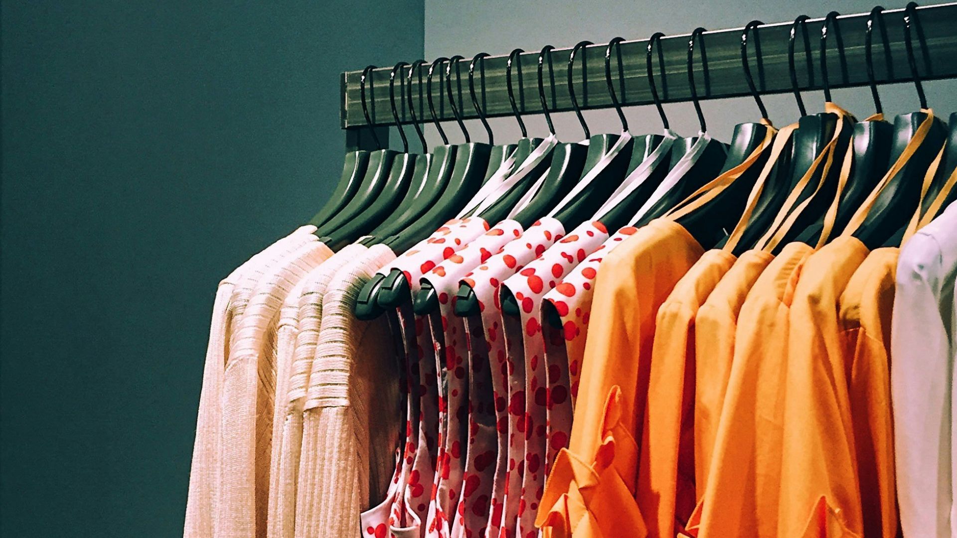 10. Porter des tenues qui nécessitent d'être sans cesse ajustées