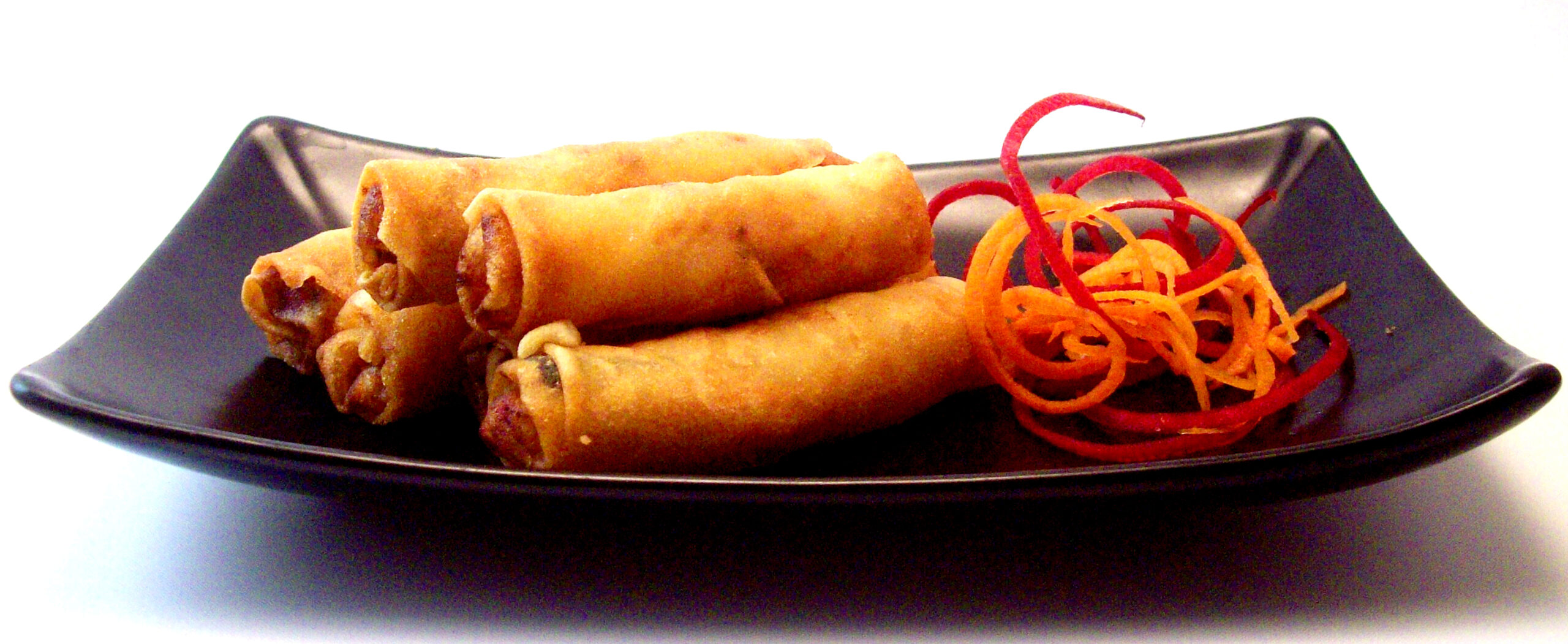 Rouleaux frits aux betteraves et aux carottes