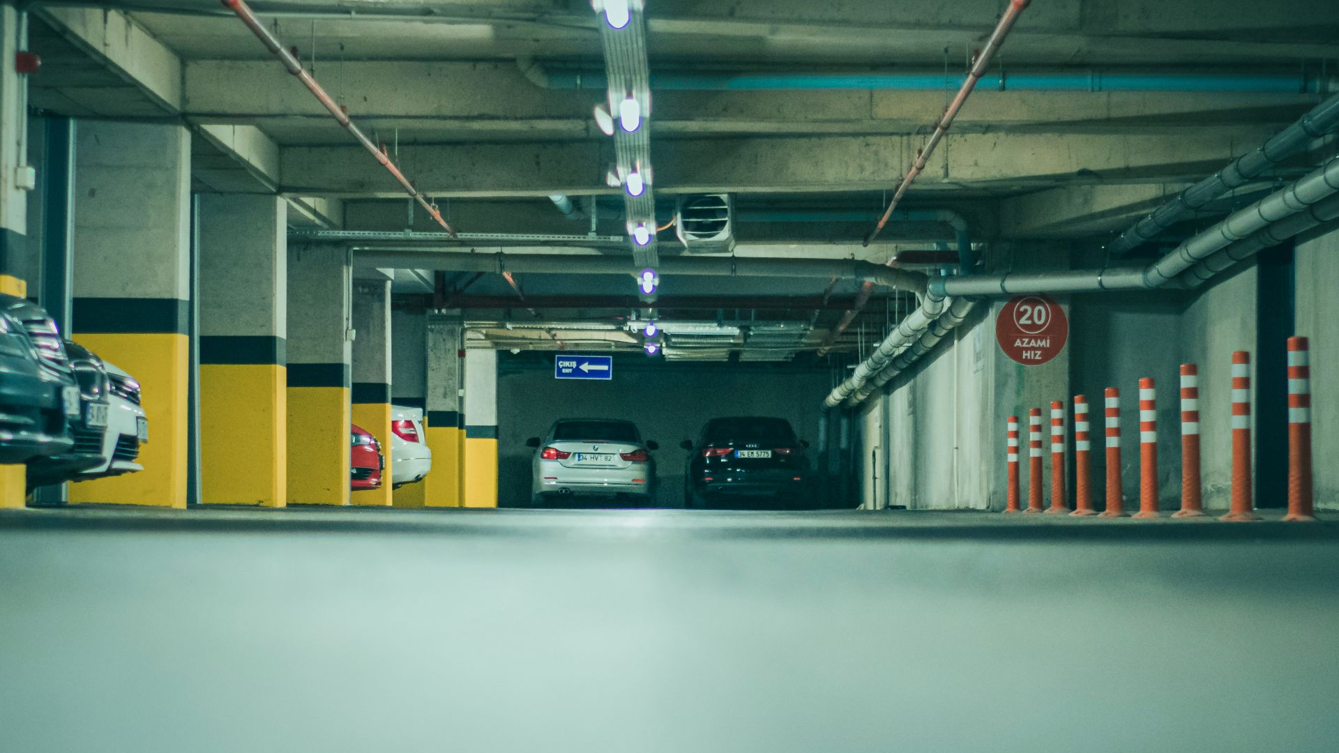 13. Se garer trop près de l'ascenseur