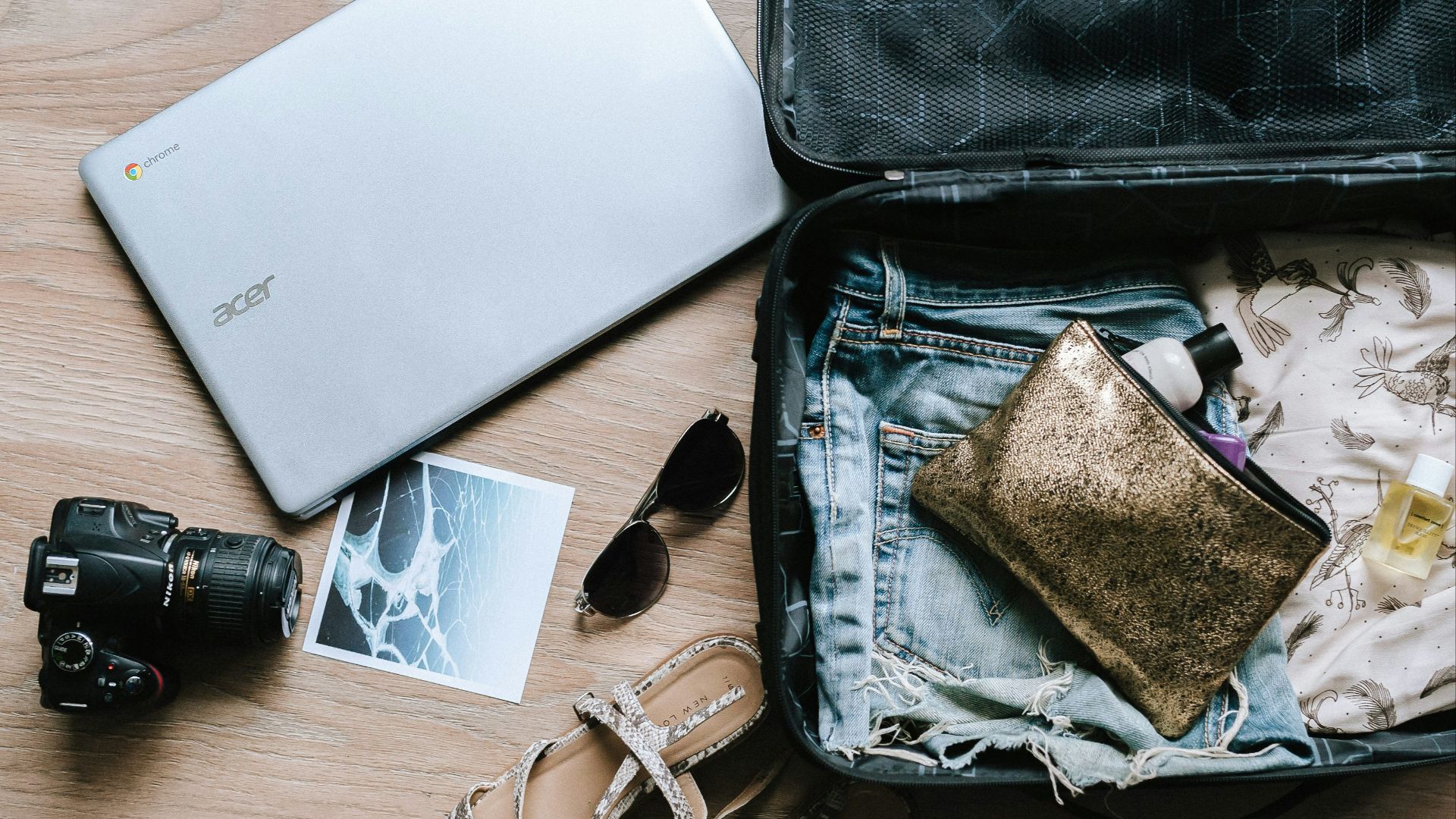 2. Arrête de lui faire ses valises