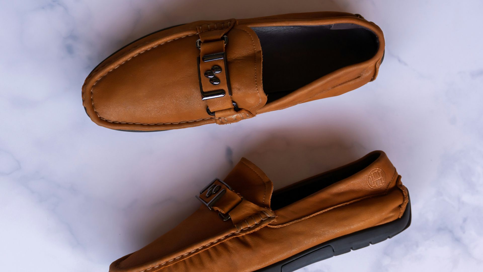 15. Mocassins en velours sans chaussettes